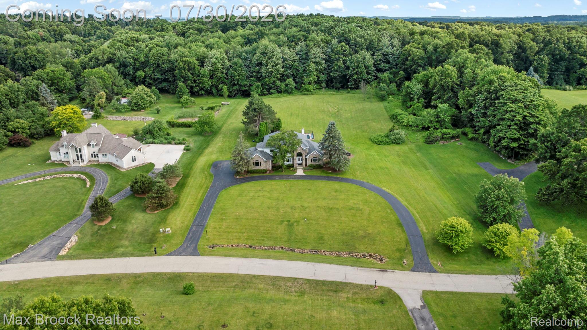 6827 Strawberry Lane