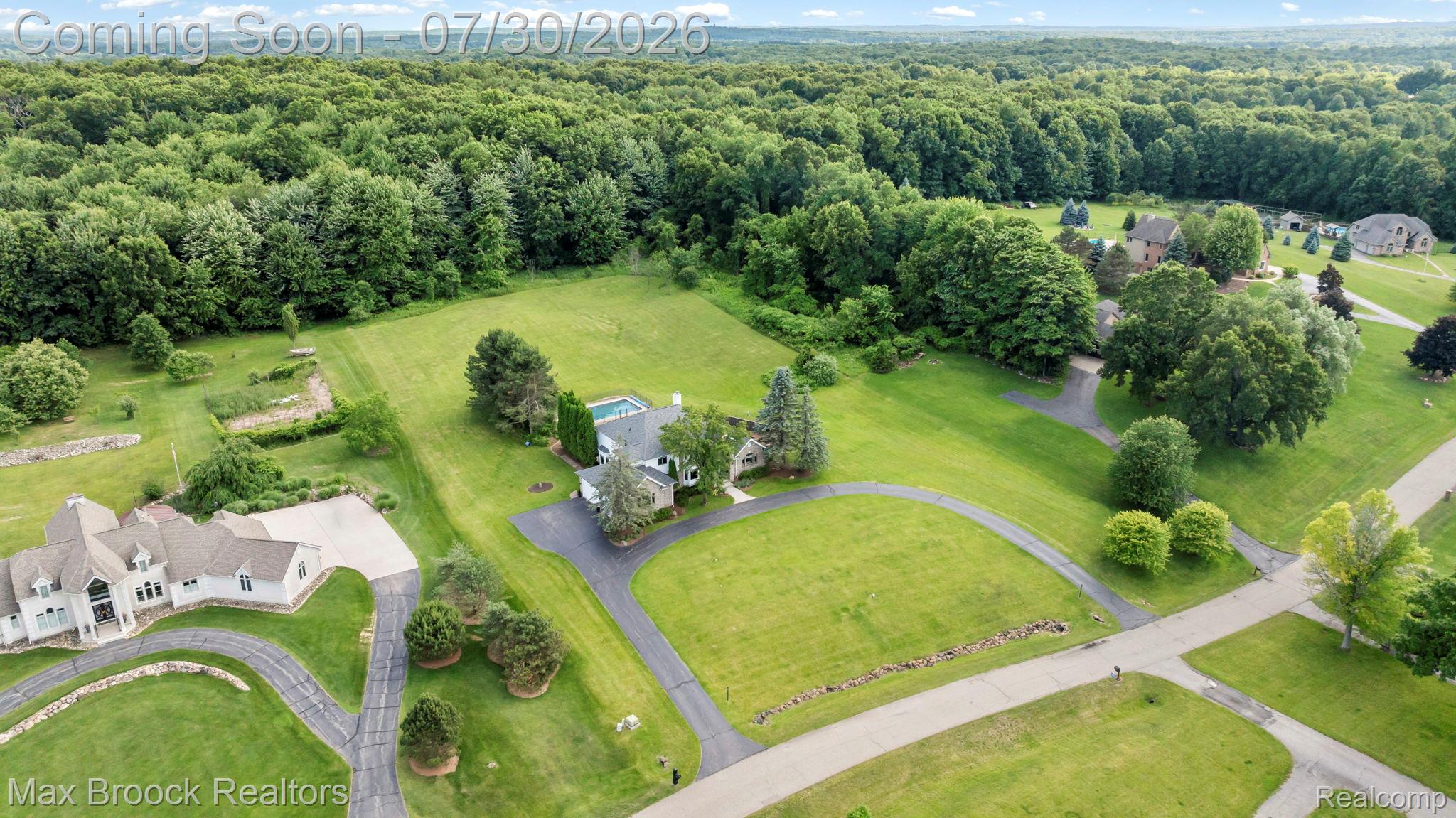 6827 Strawberry Lane