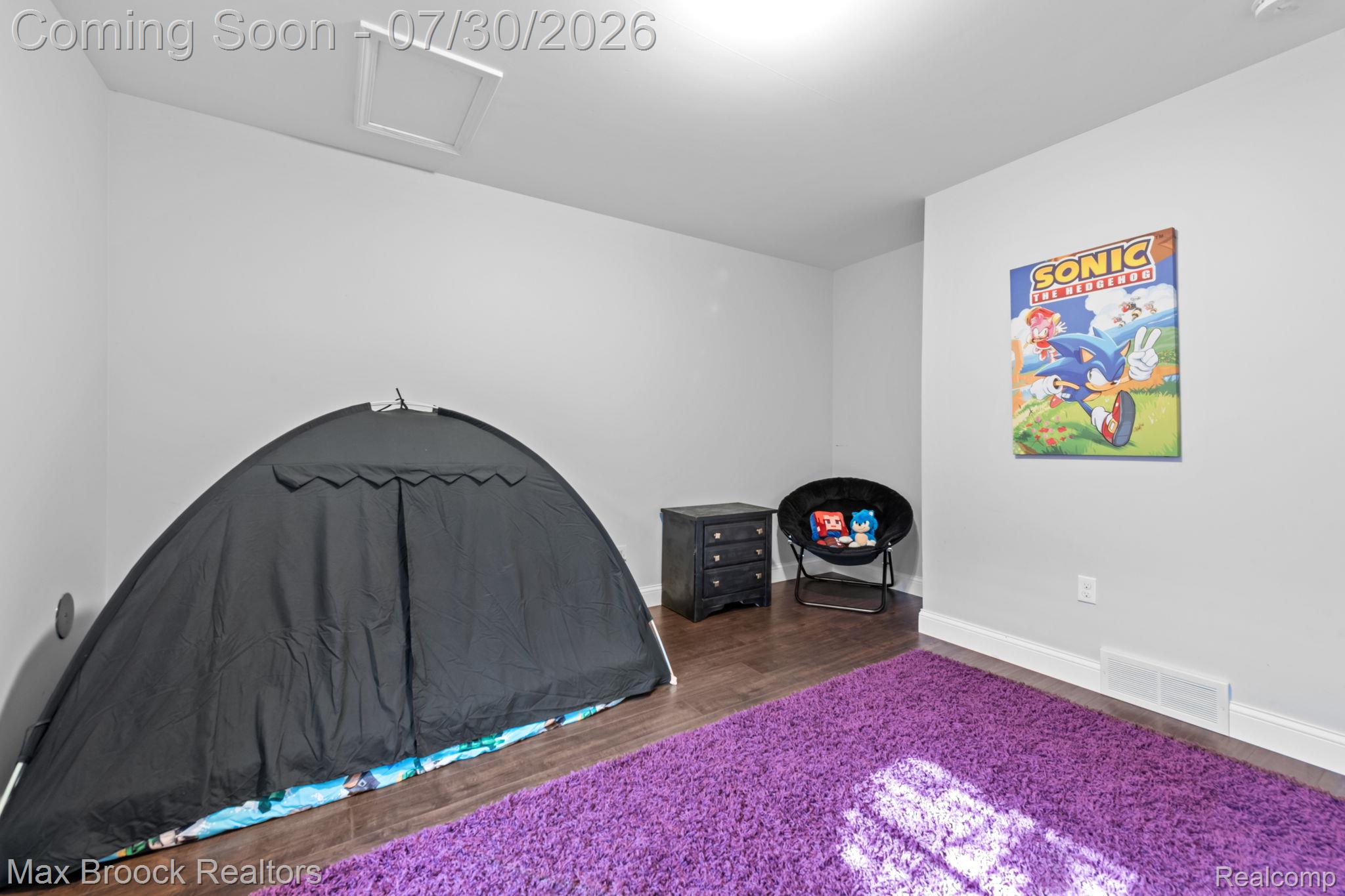 6827 Strawberry Lane
