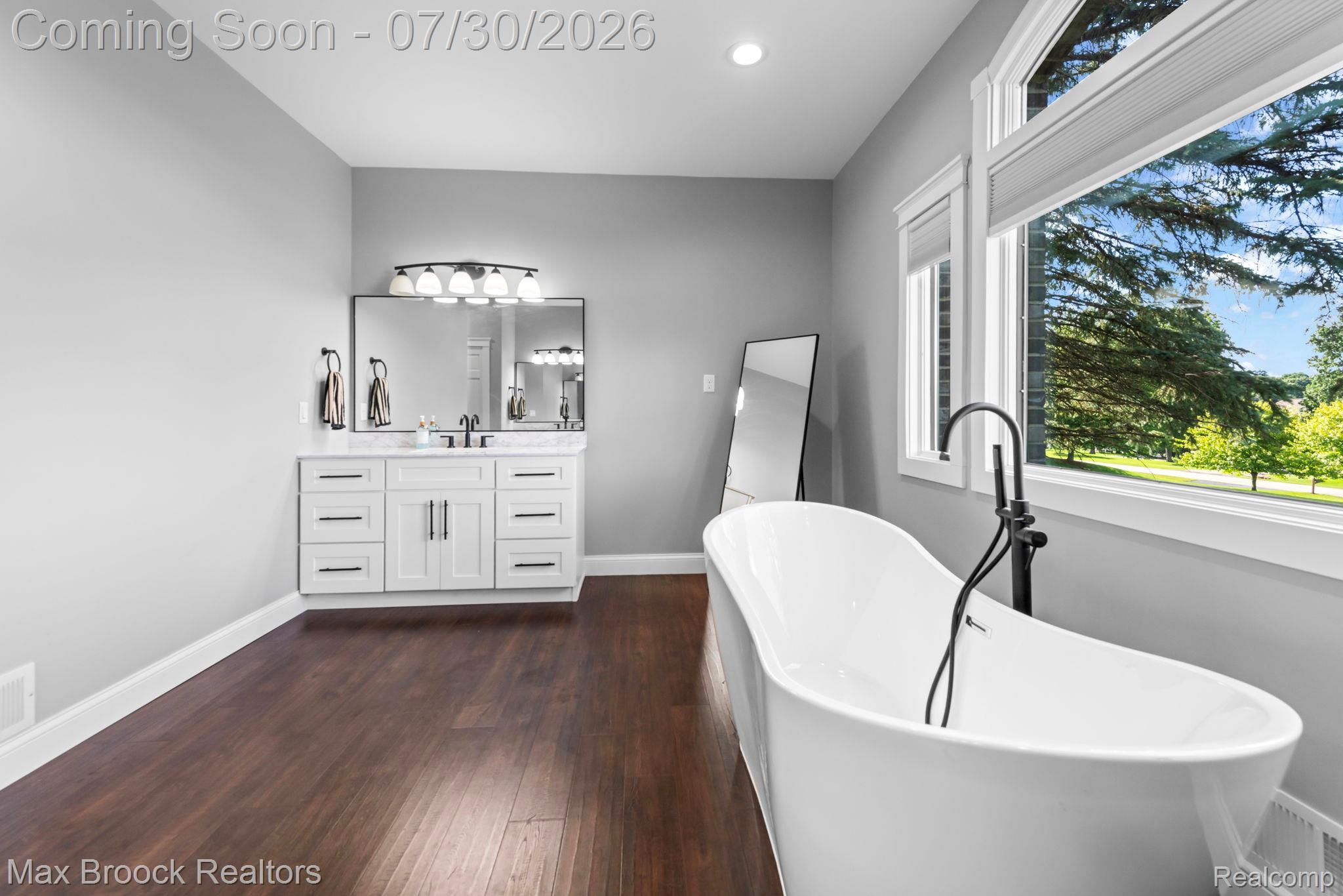6827 Strawberry Lane