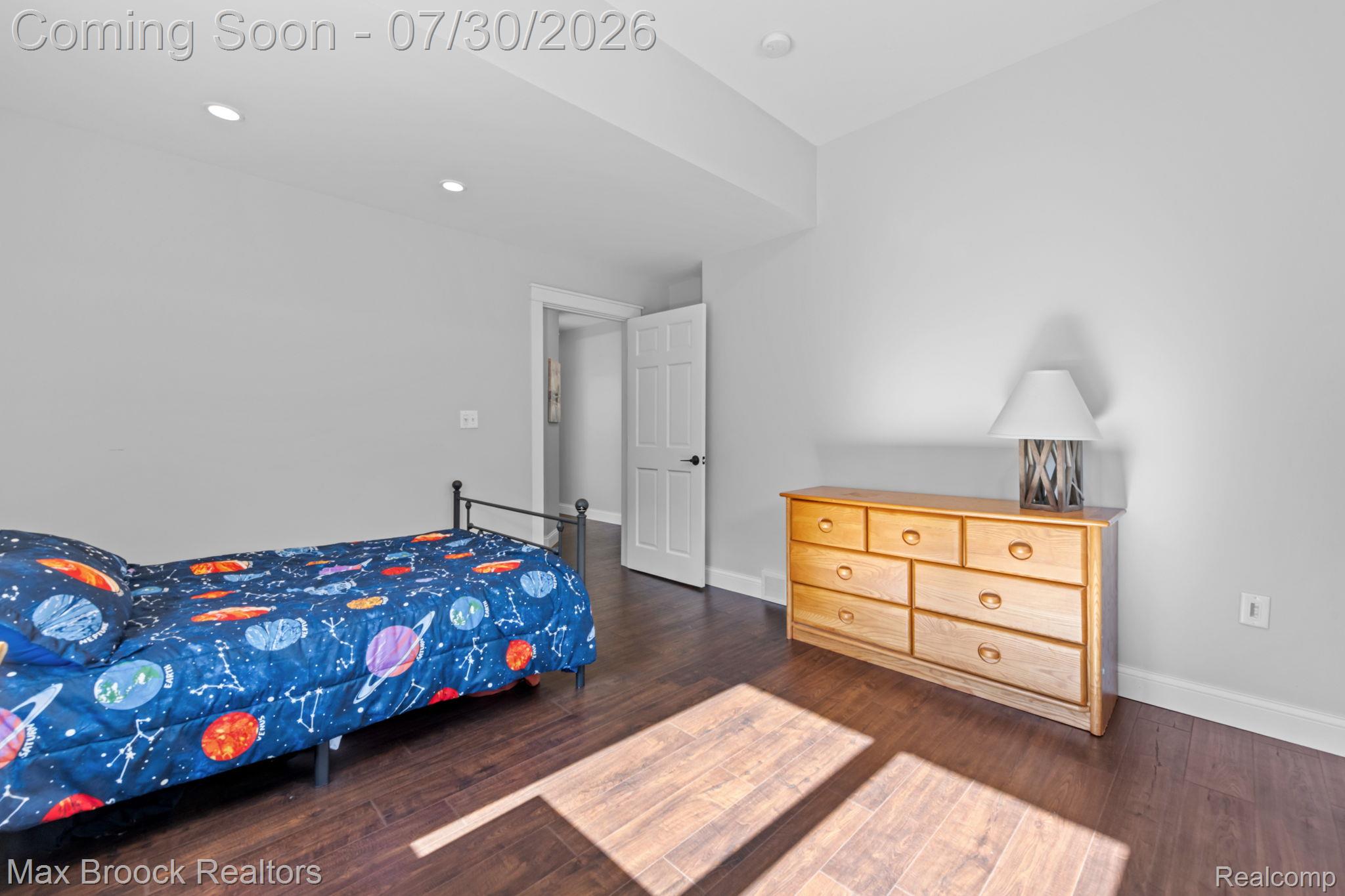 6827 Strawberry Lane