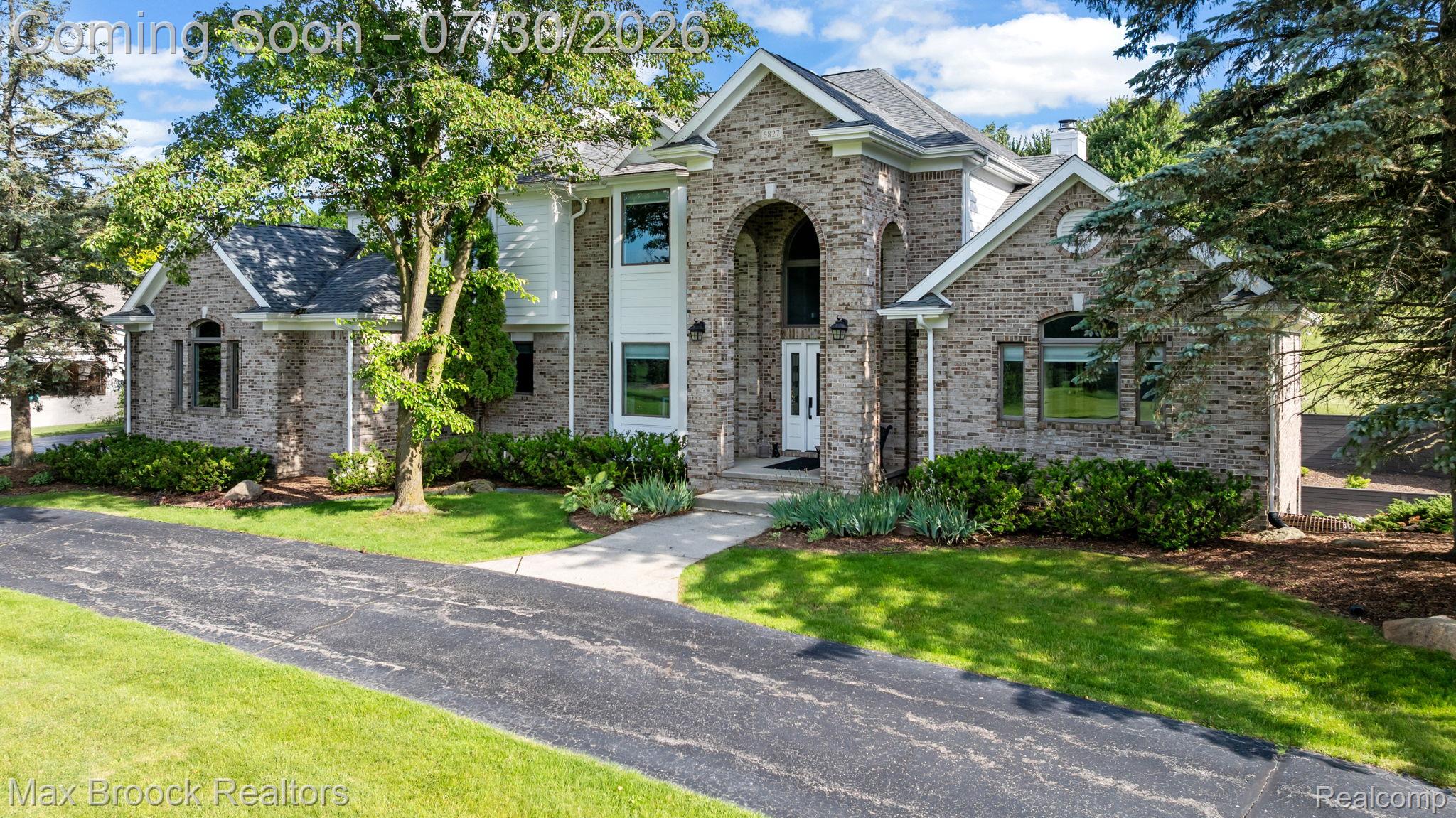 6827 Strawberry Lane