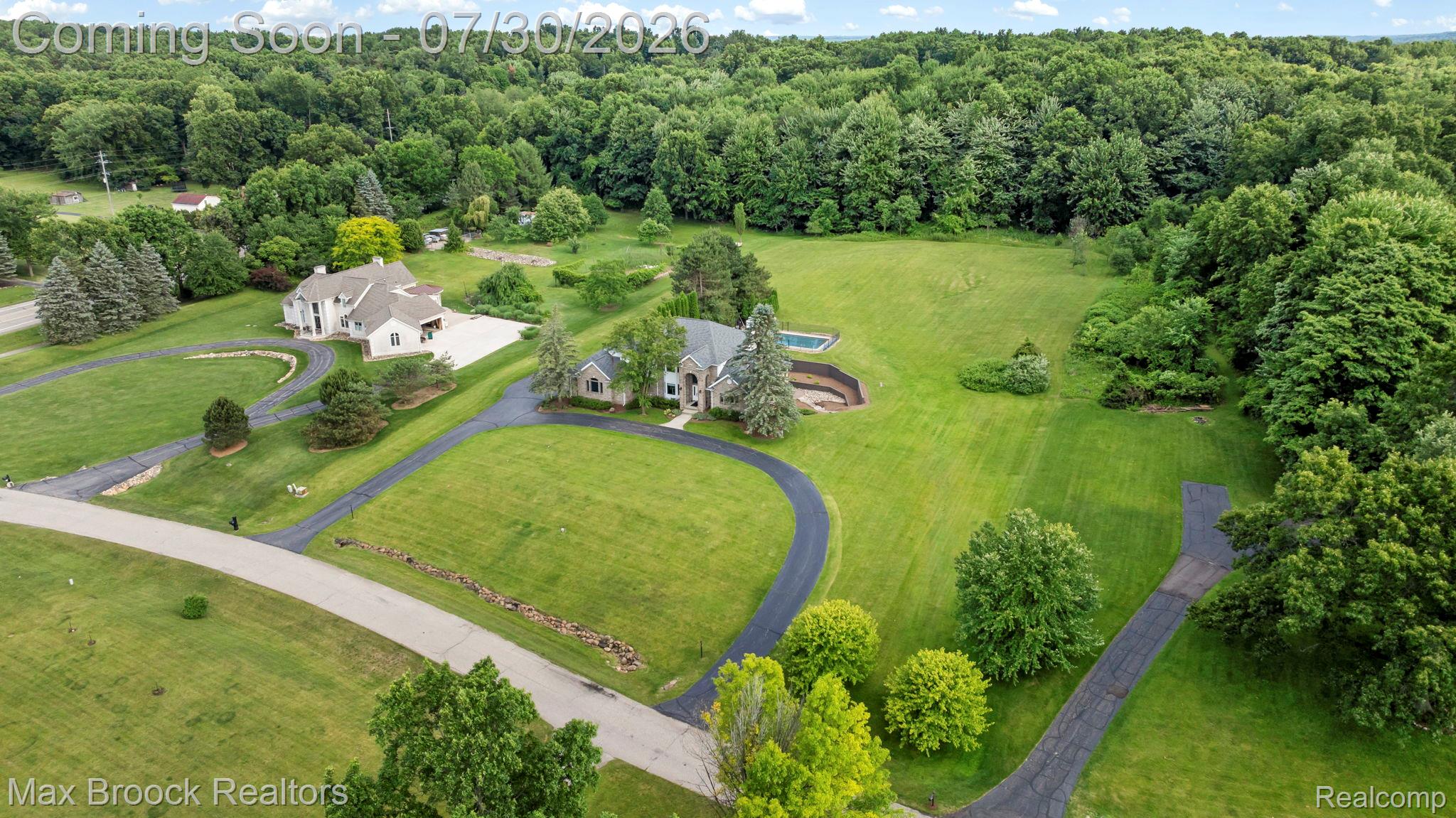 6827 Strawberry Lane