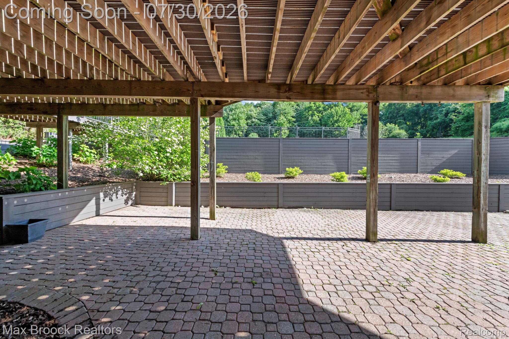 6827 Strawberry Lane