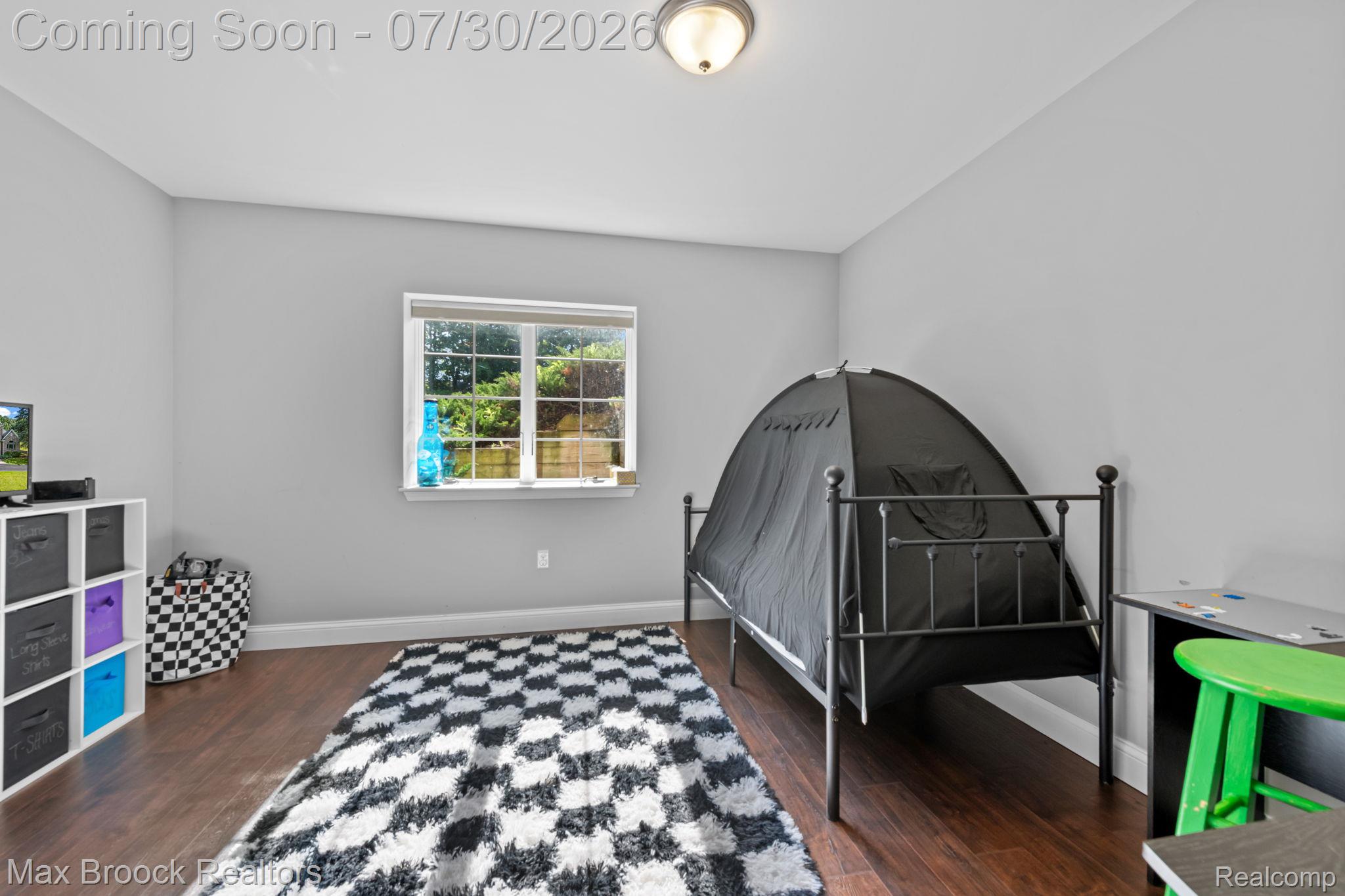 6827 Strawberry Lane
