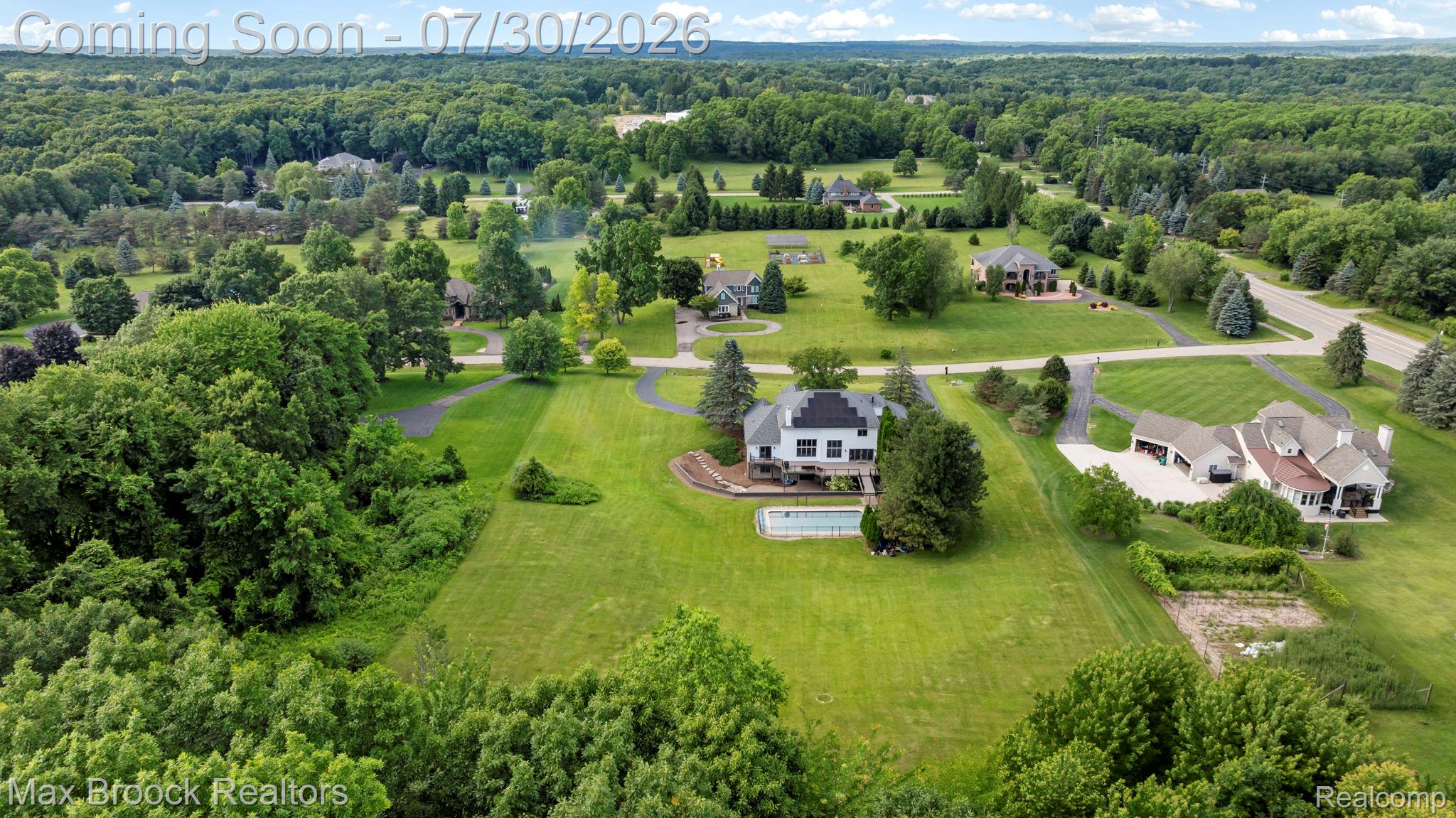6827 Strawberry Lane