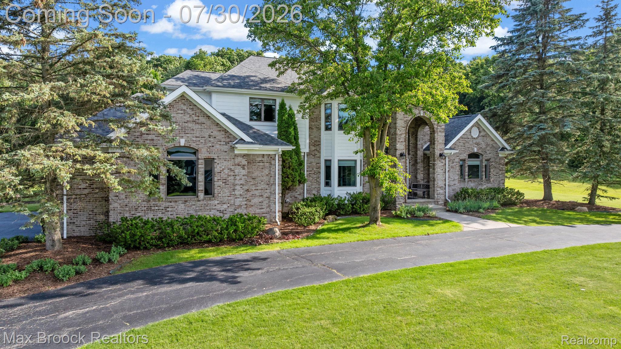 6827 Strawberry Lane