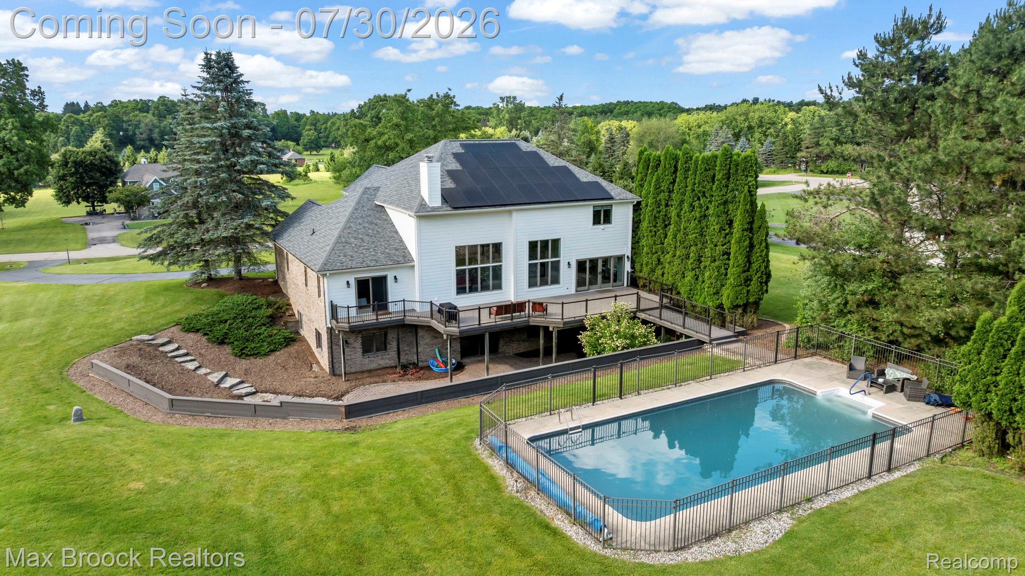 6827 Strawberry Lane
