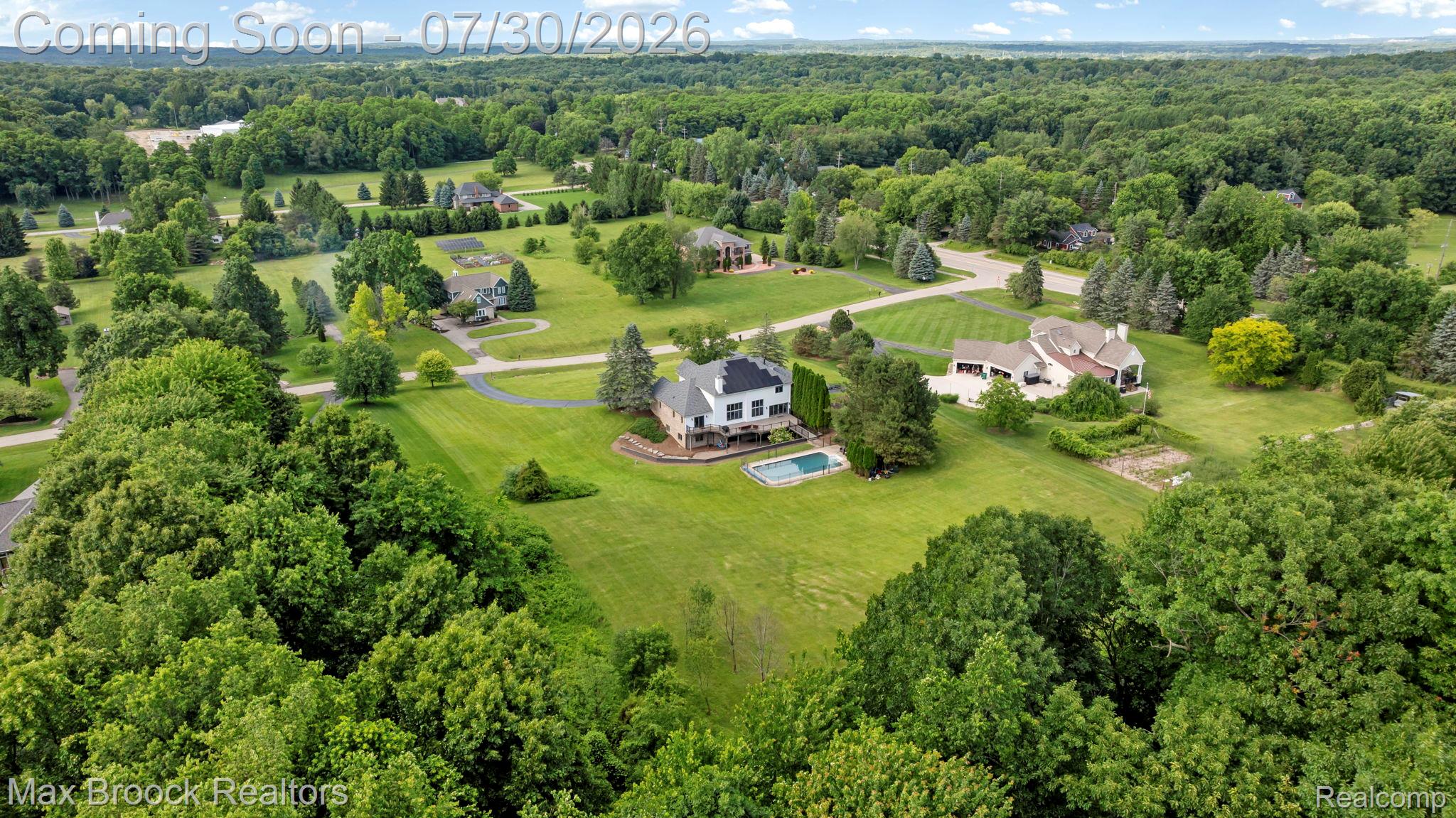 6827 Strawberry Lane