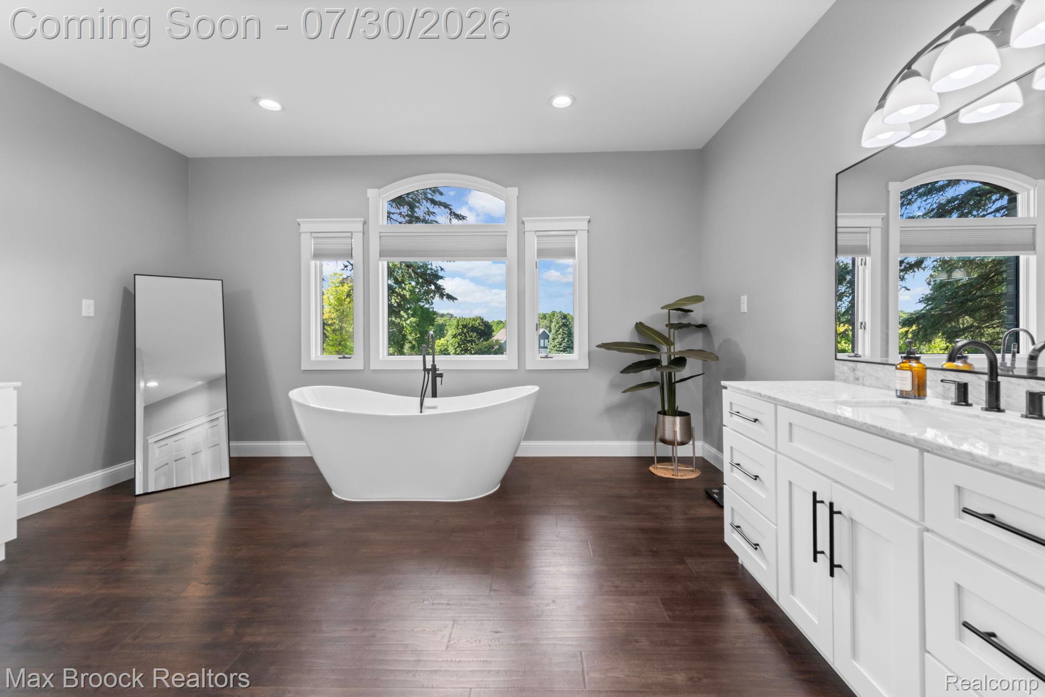6827 Strawberry Lane
