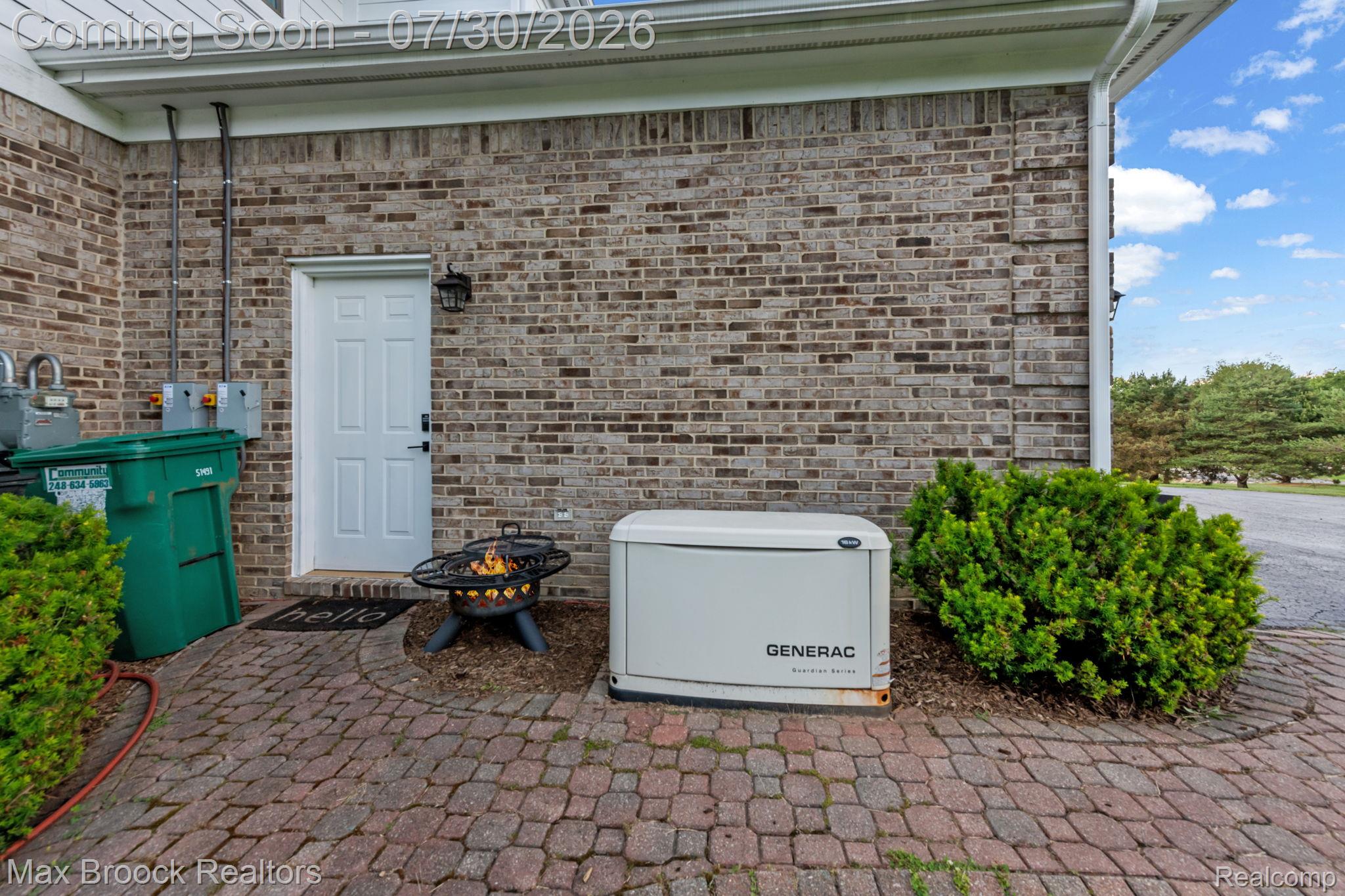 6827 Strawberry Lane