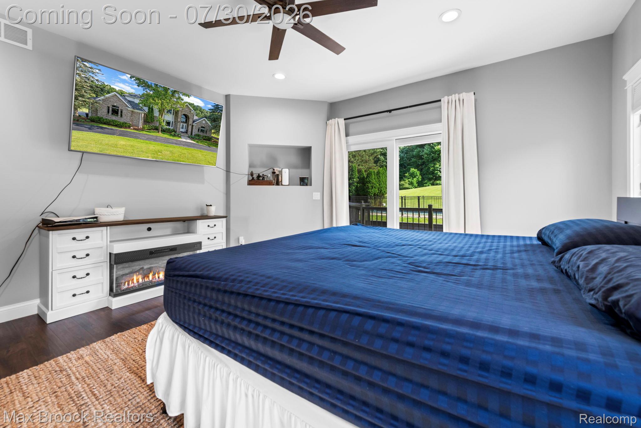 6827 Strawberry Lane