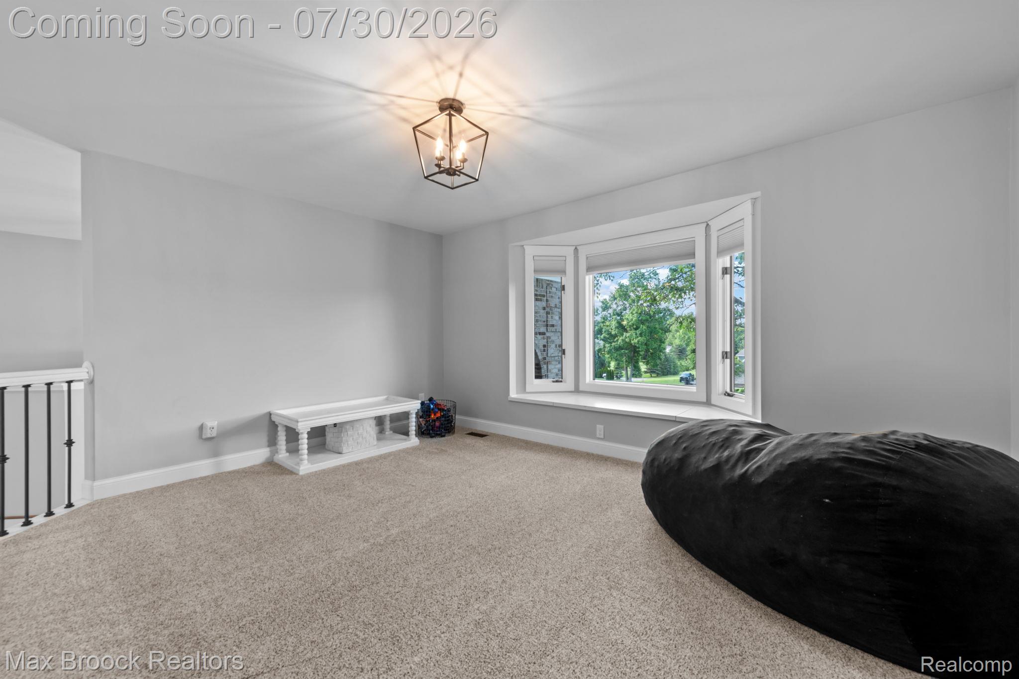 6827 Strawberry Lane