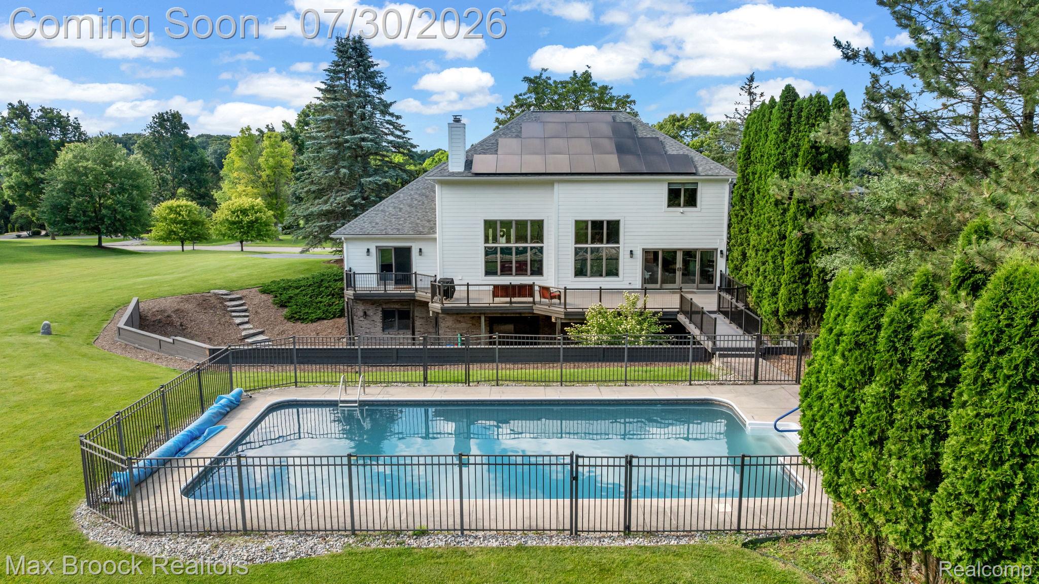 6827 Strawberry Lane