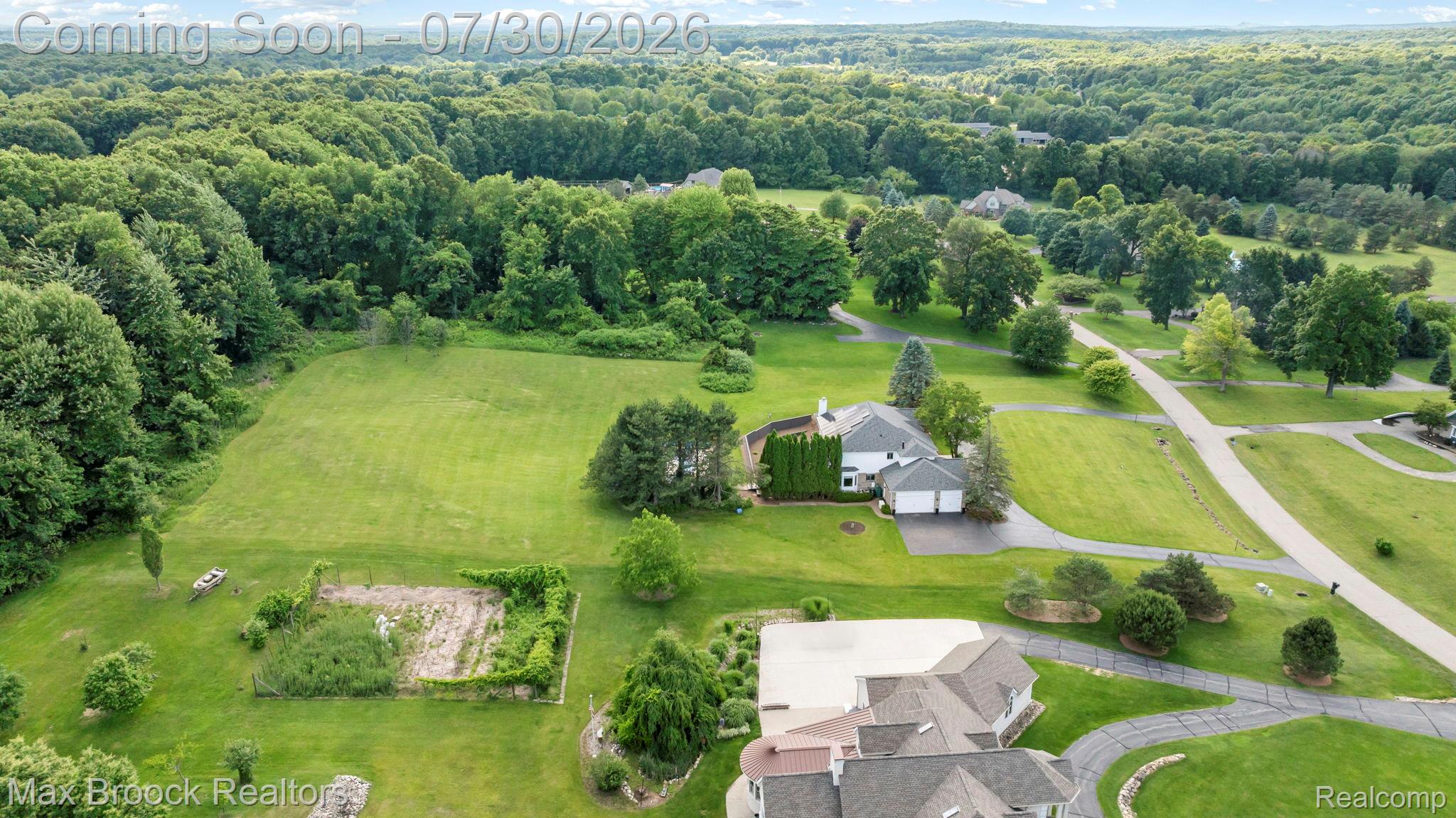 6827 Strawberry Lane