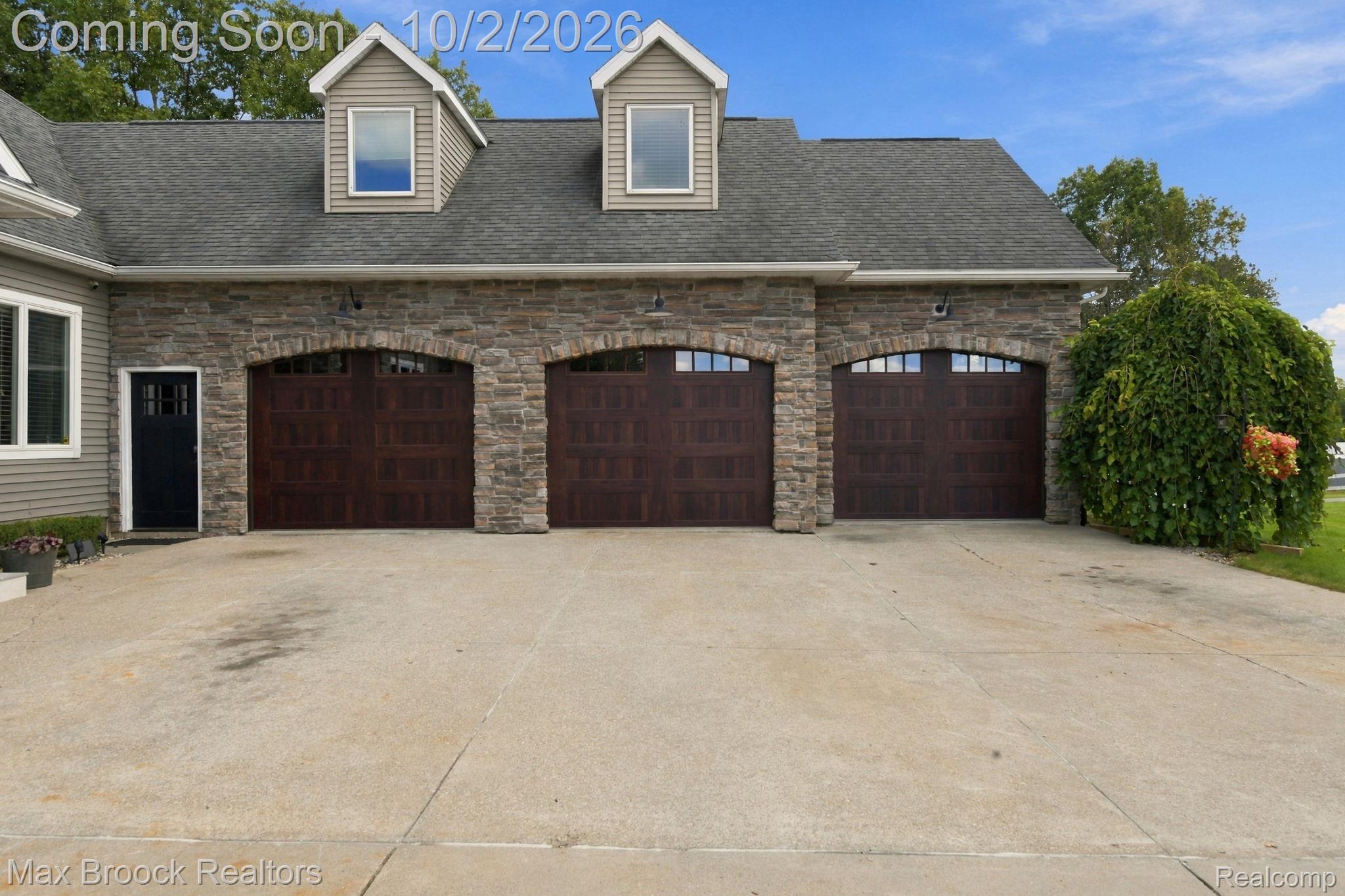 3937 Helens Gate Street