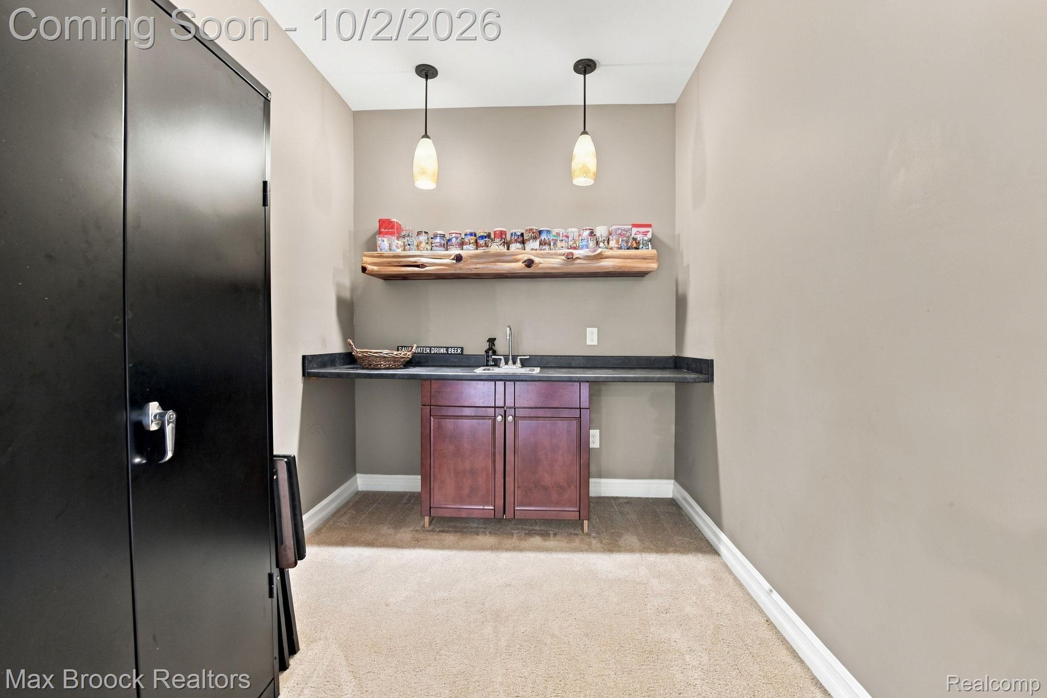 3937 Helens Gate Street