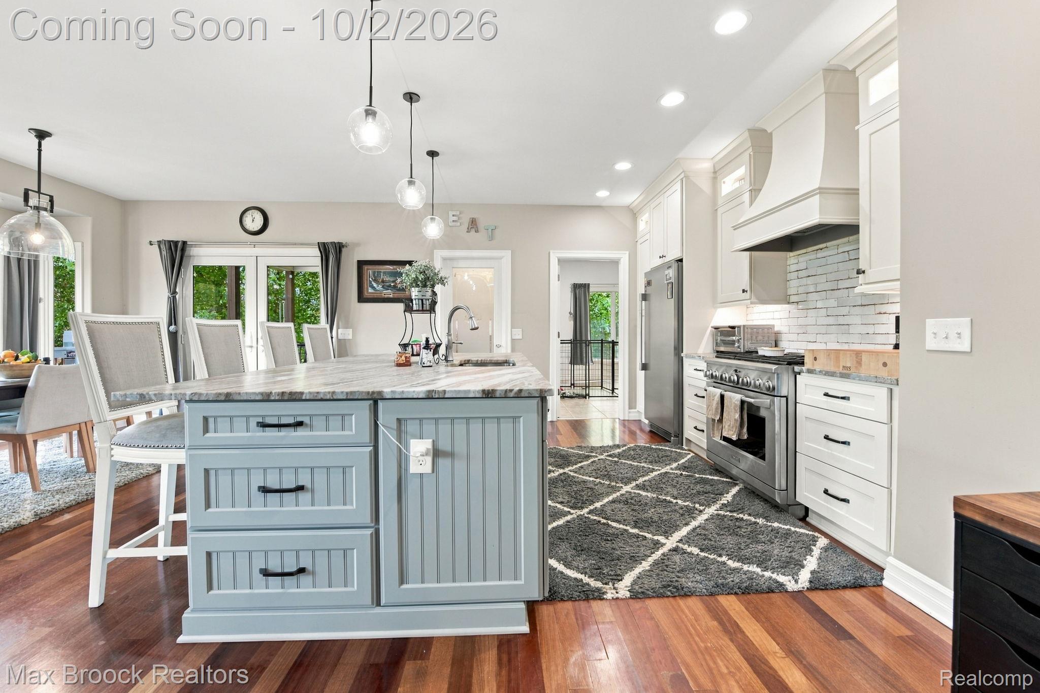 3937 Helens Gate Street