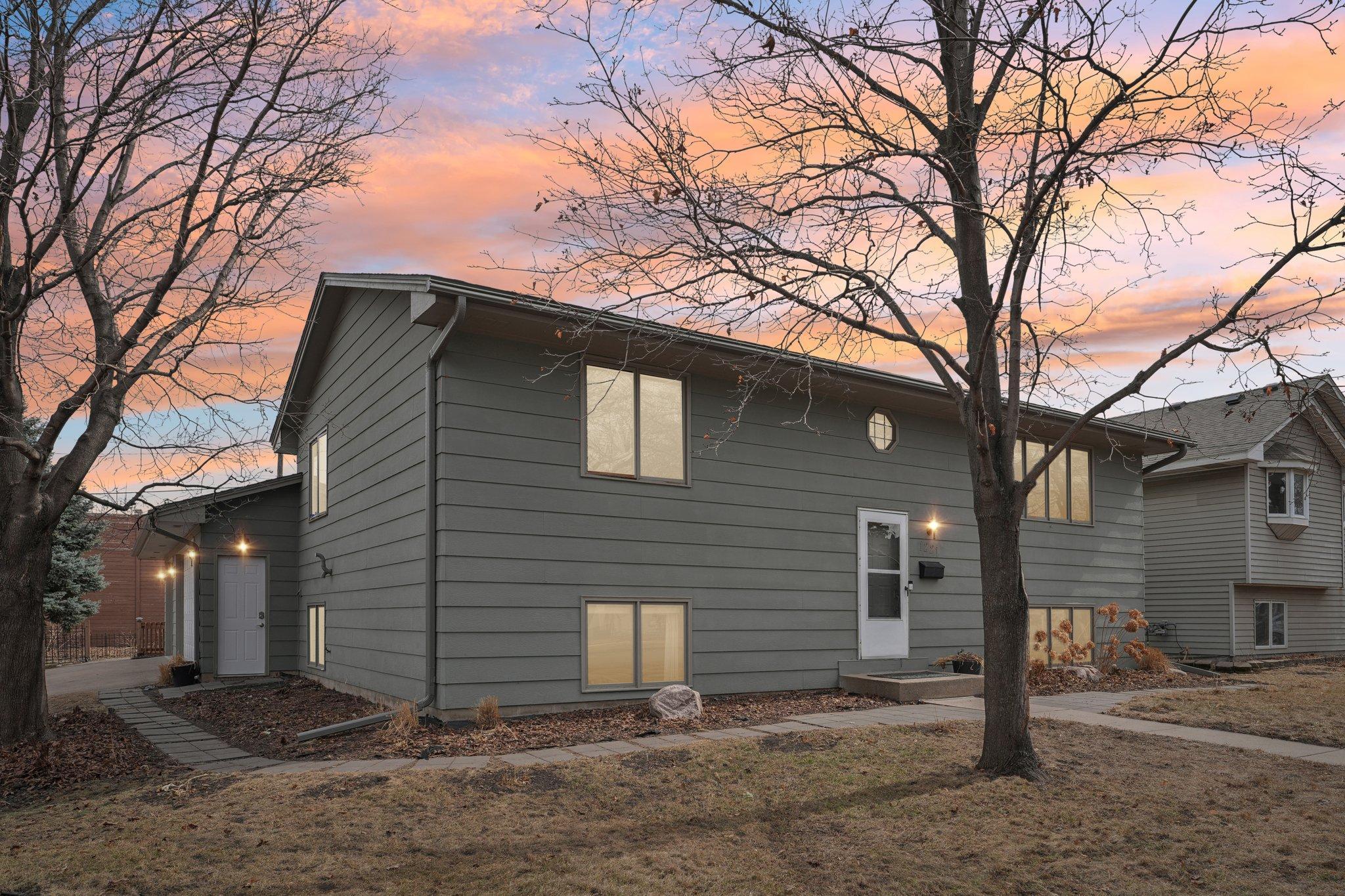 1221 Lincoln Street NE