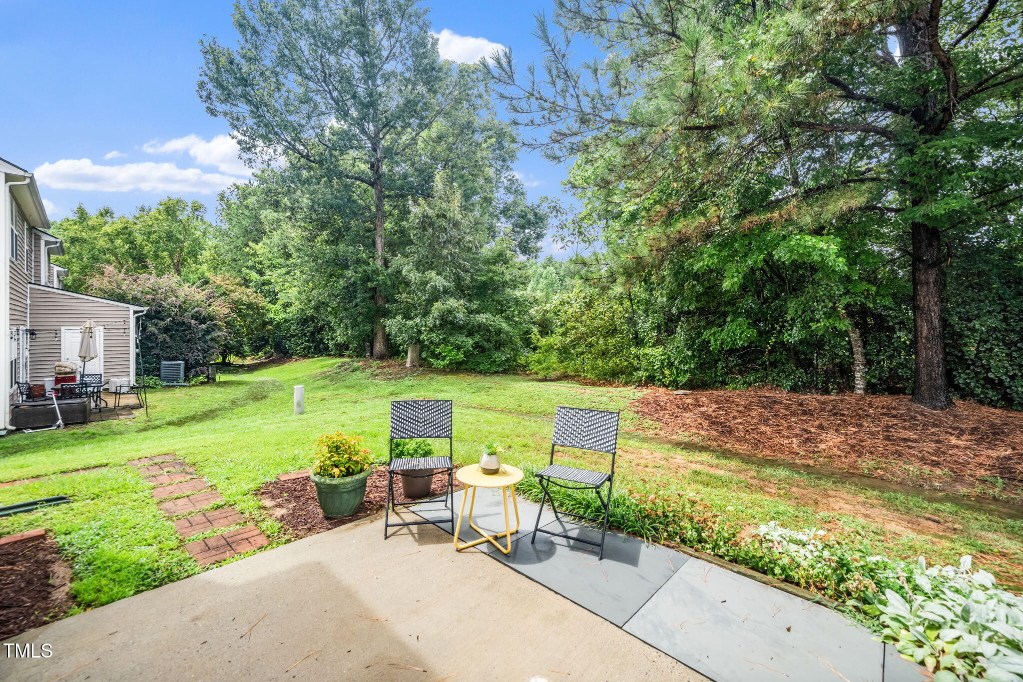116 Cline Falls Dr - Holly Springs, NC (Autumn Park)