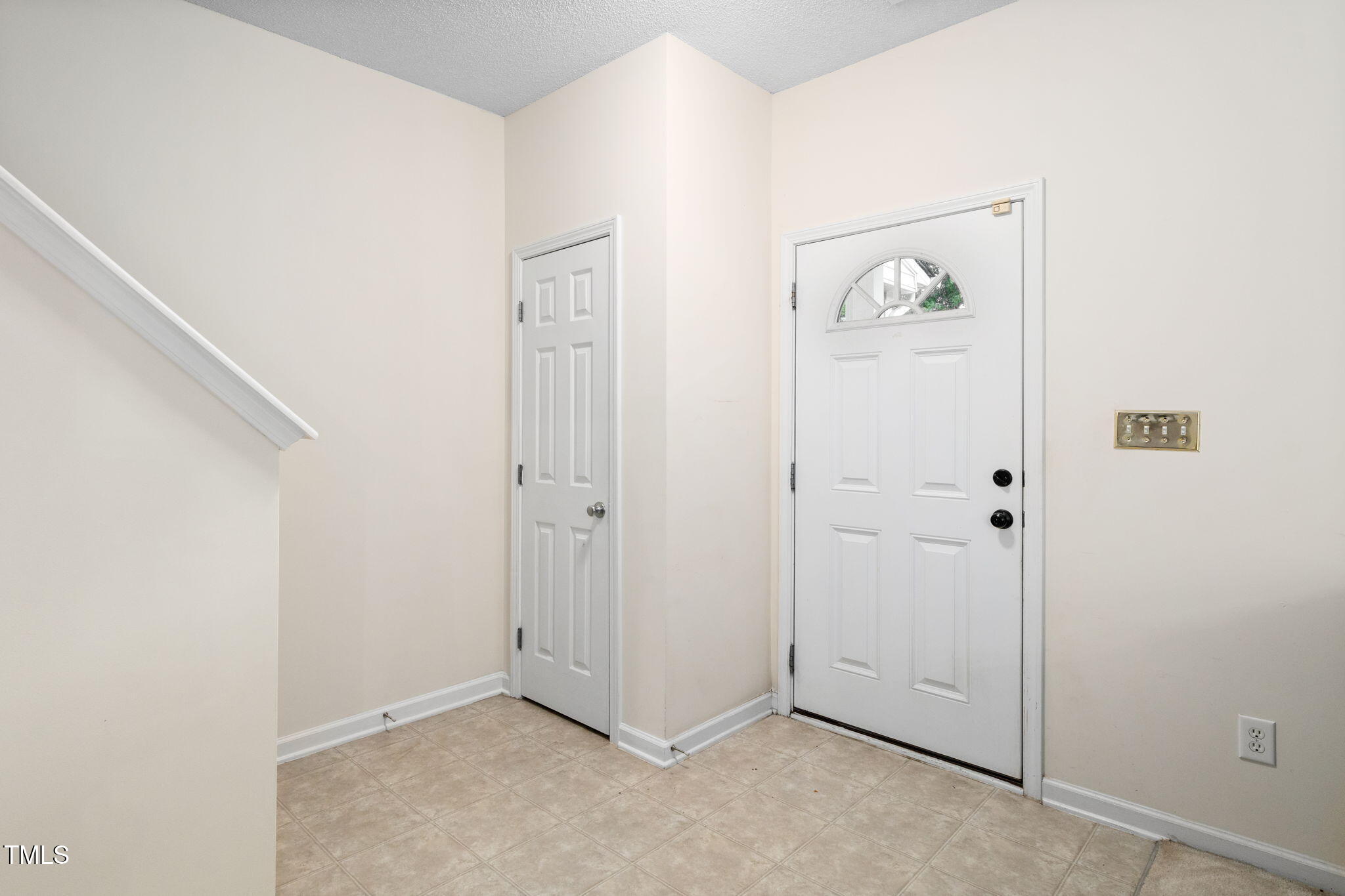 116 Cline Falls Dr - Holly Springs, NC (Autumn Park)