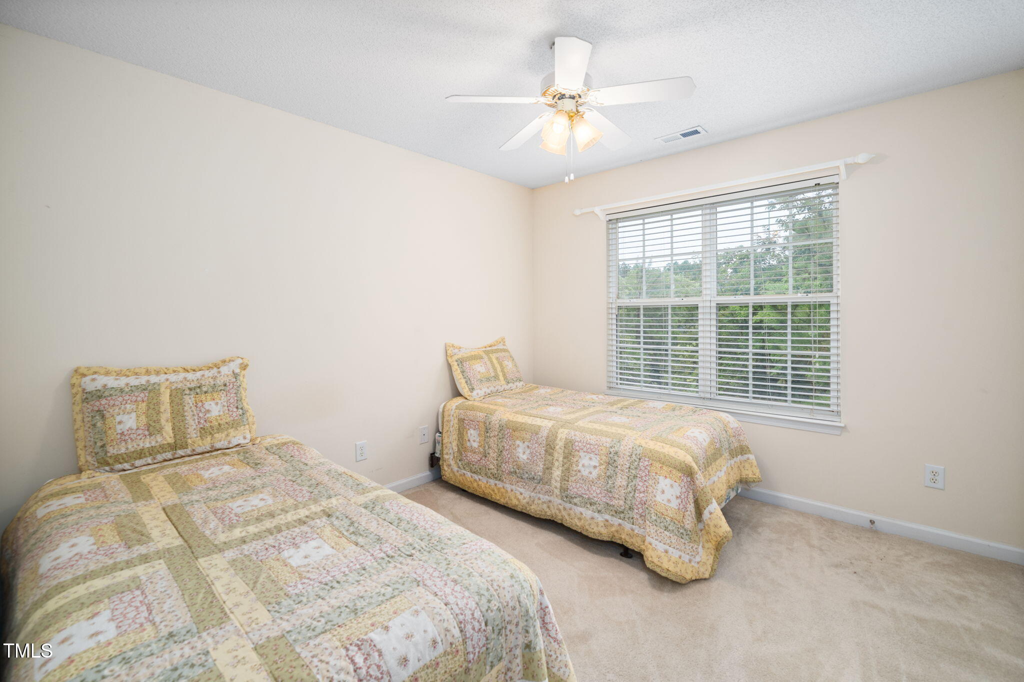 116 Cline Falls Dr - Holly Springs, NC (Autumn Park)
