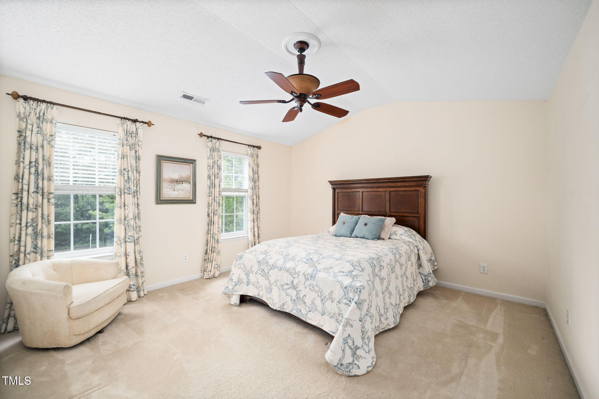 116 Cline Falls Dr - Holly Springs, NC (Autumn Park)