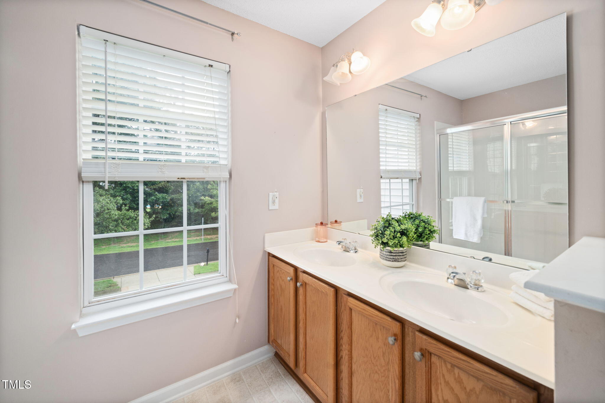 116 Cline Falls Dr - Holly Springs, NC (Autumn Park)