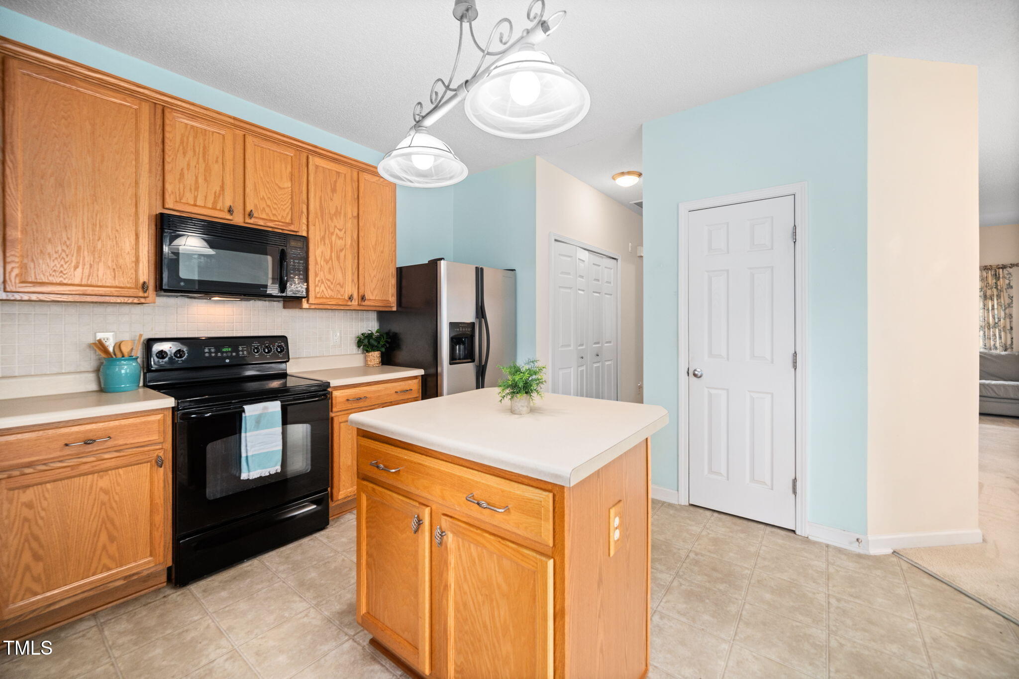 116 Cline Falls Dr - Holly Springs, NC (Autumn Park)
