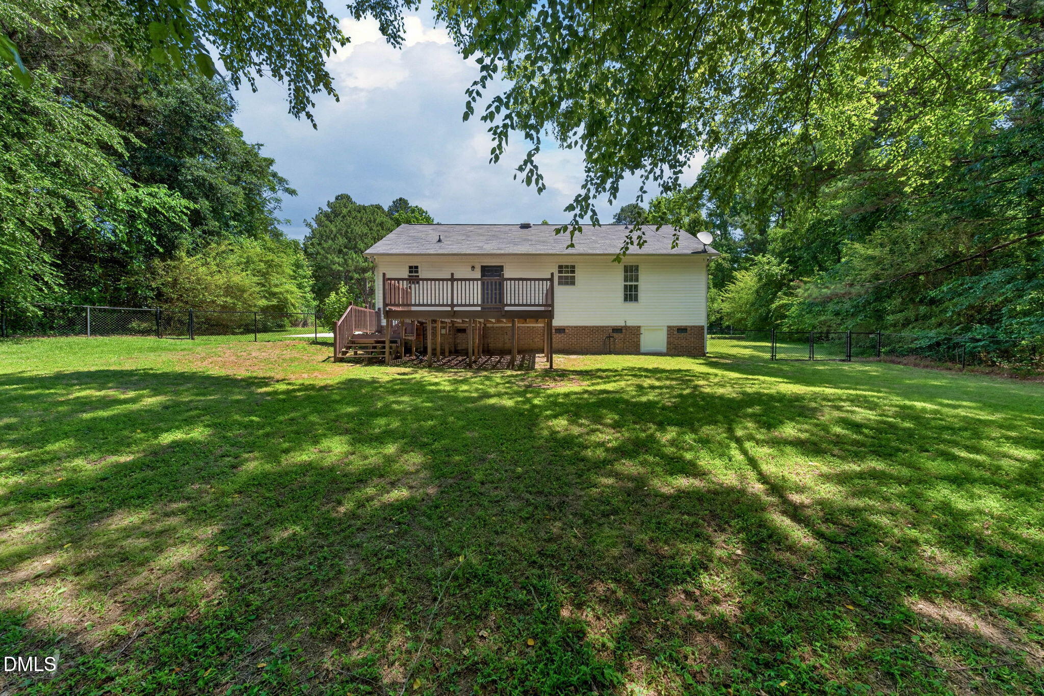 217 Deep Creek Dr - Clayton, NC (Meadow Creek)