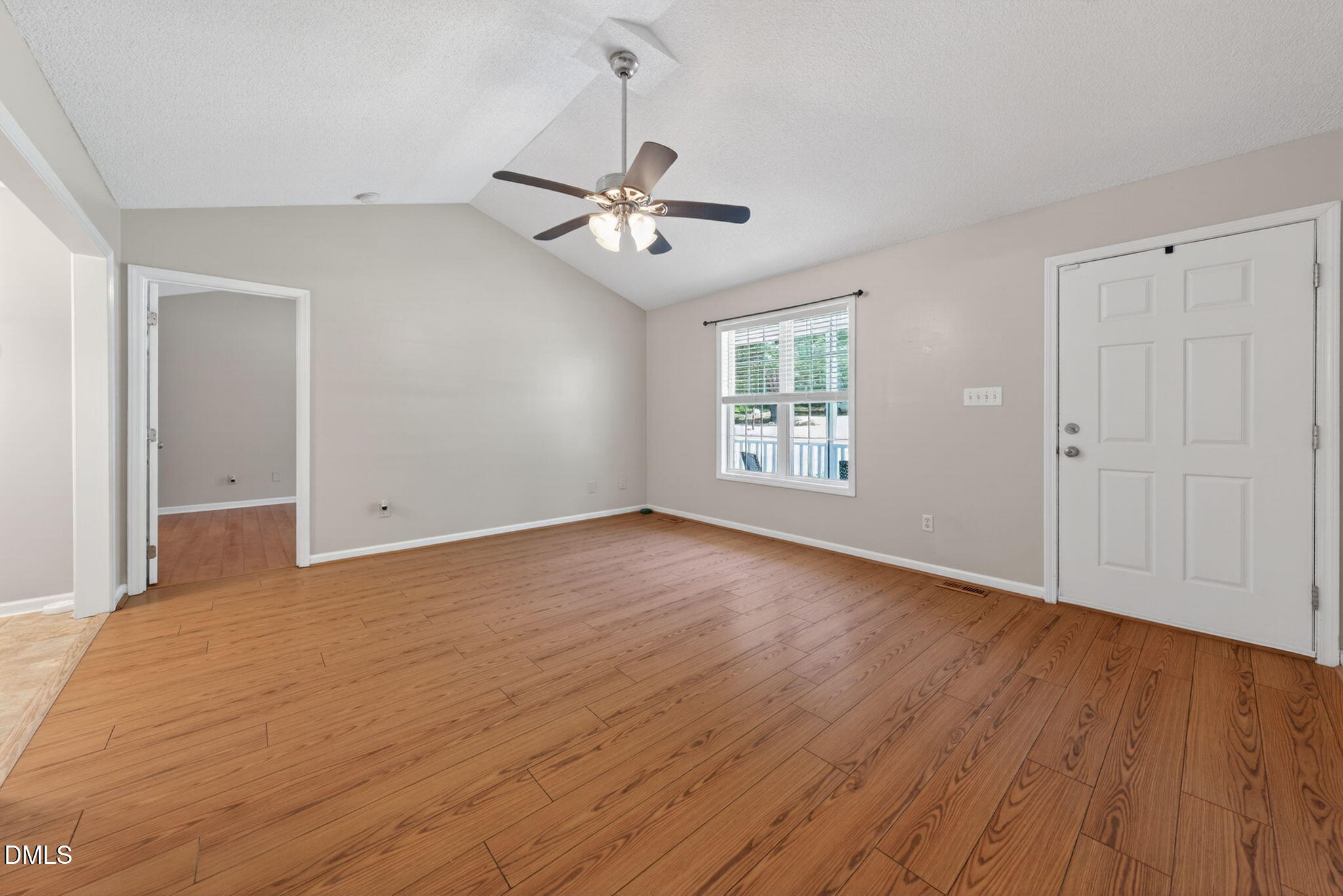 217 Deep Creek Dr - Clayton, NC (Meadow Creek)