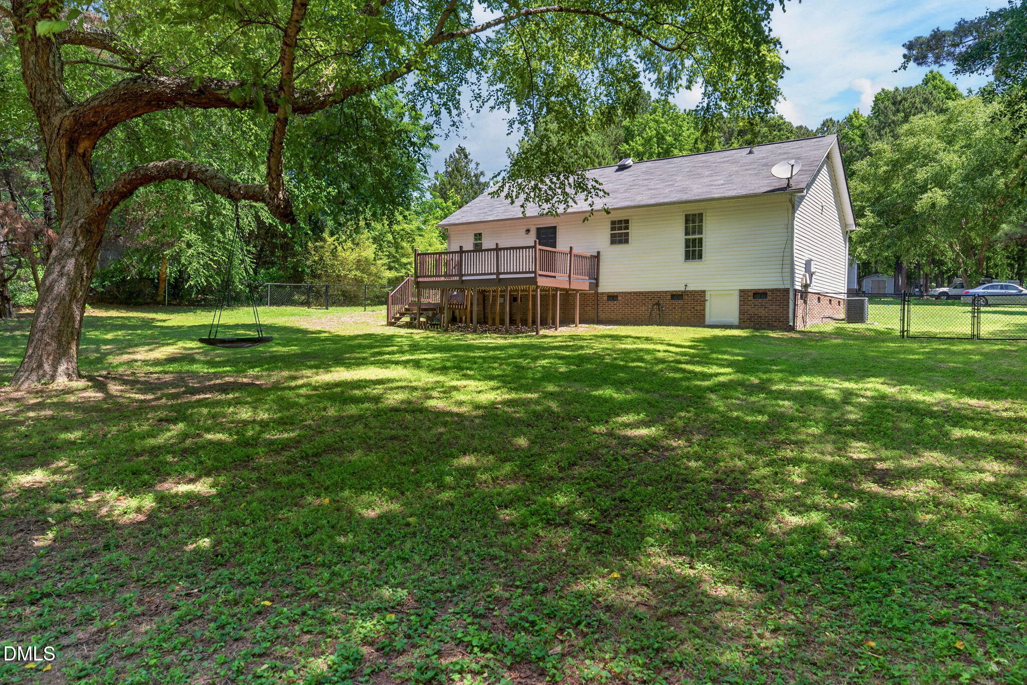 217 Deep Creek Dr - Clayton, NC (Meadow Creek)