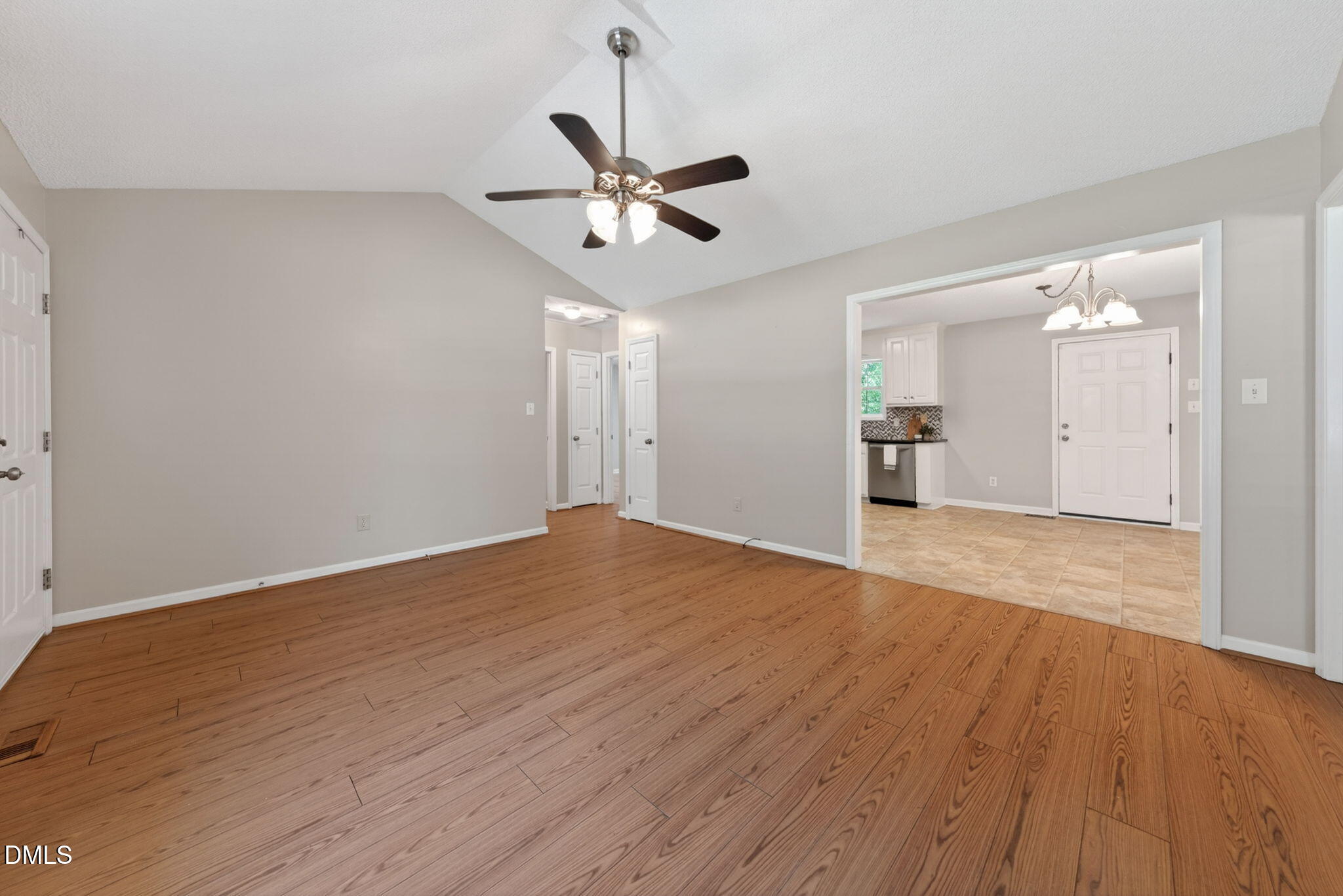 217 Deep Creek Dr - Clayton, NC (Meadow Creek)