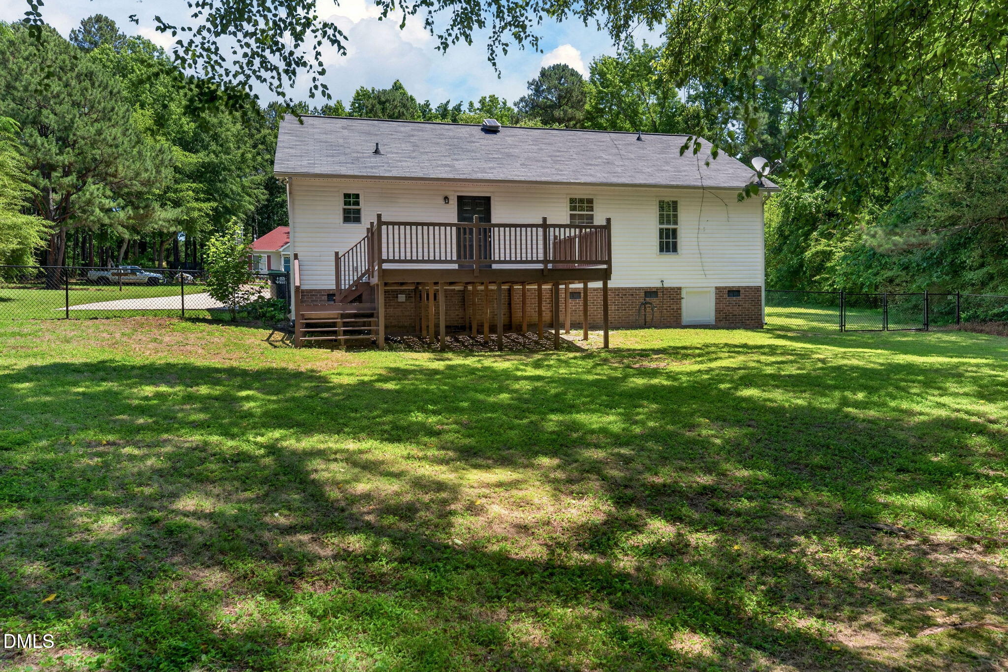 217 Deep Creek Dr - Clayton, NC (Meadow Creek)