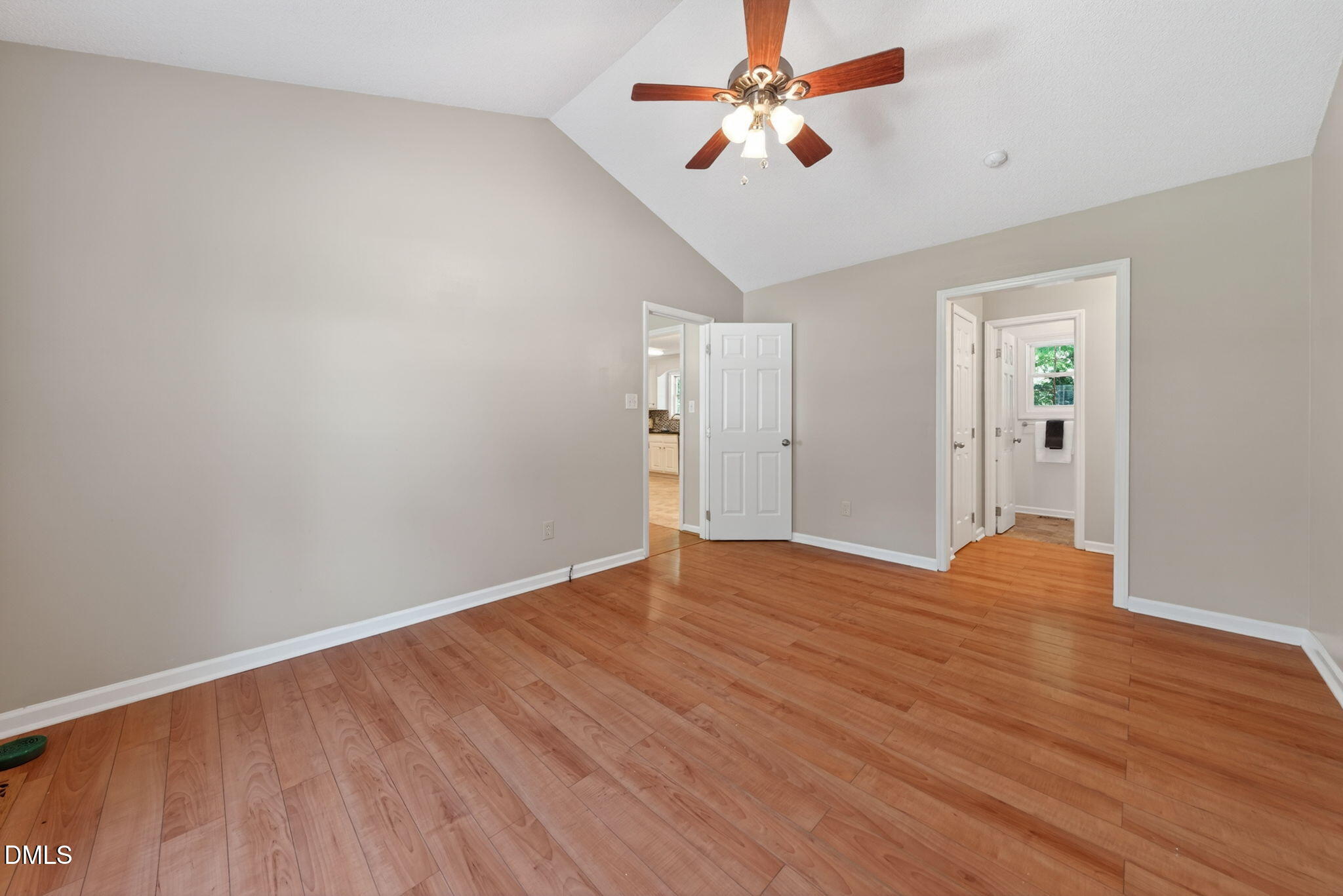217 Deep Creek Dr - Clayton, NC (Meadow Creek)