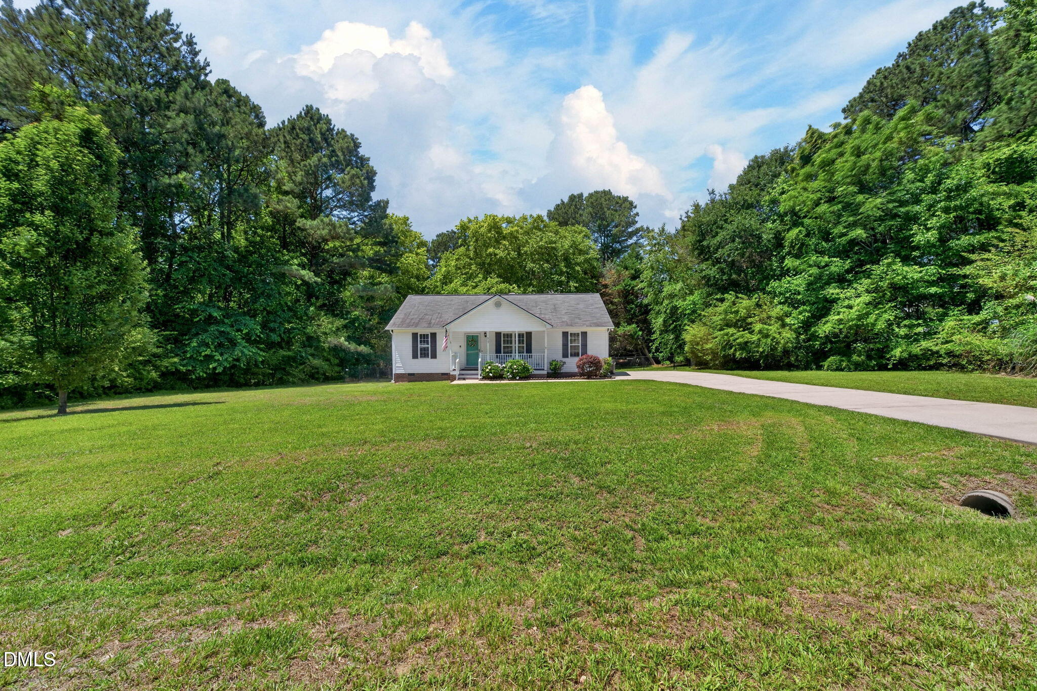 217 Deep Creek Dr - Clayton, NC (Meadow Creek)