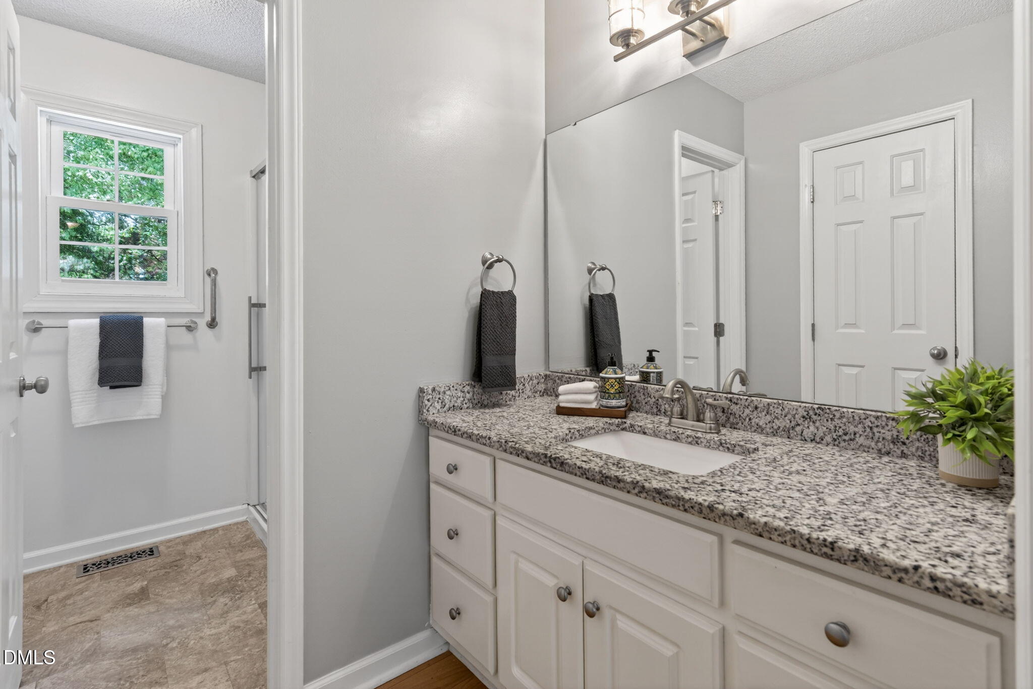 217 Deep Creek Dr - Clayton, NC (Meadow Creek)