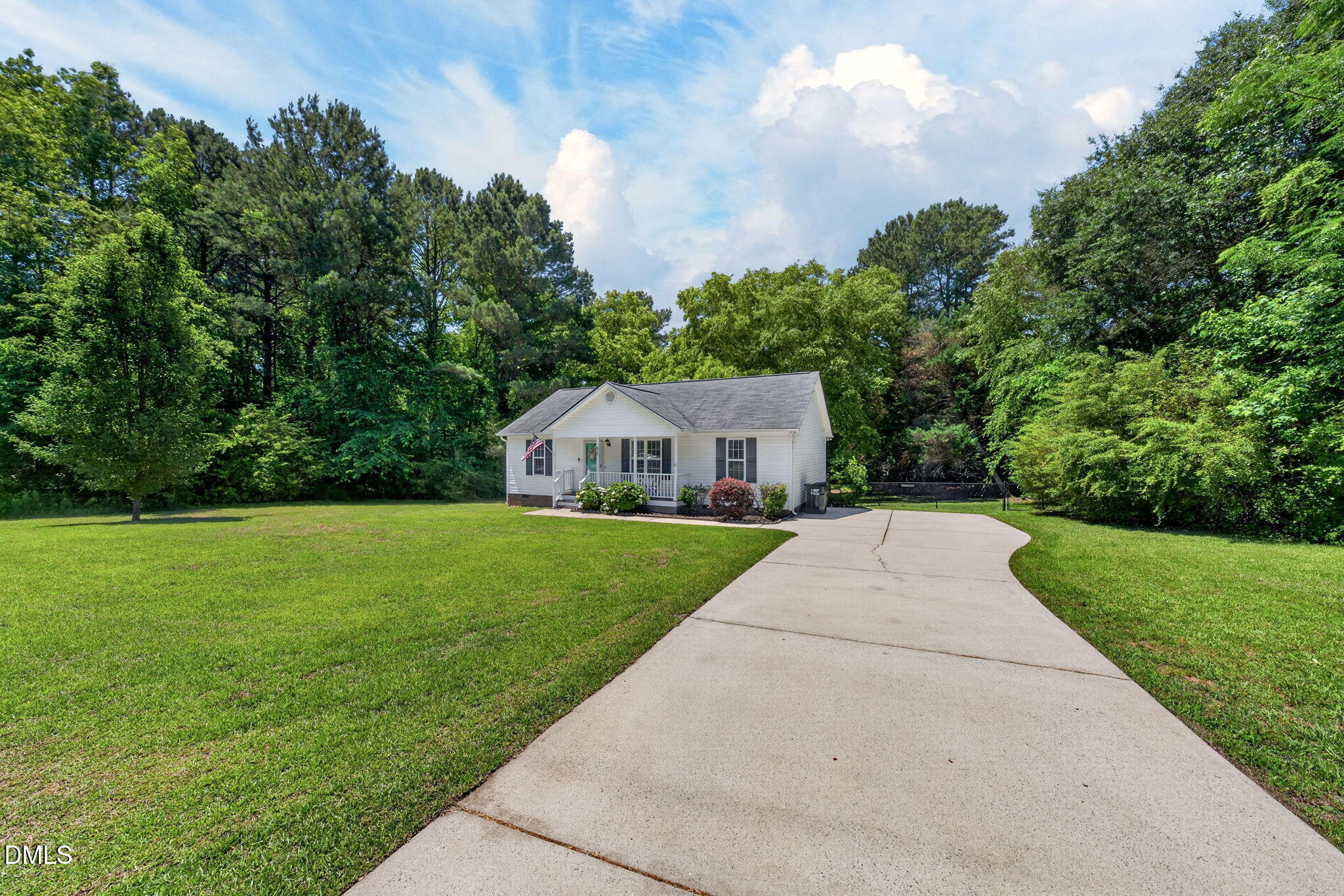 217 Deep Creek Dr - Clayton, NC (Meadow Creek)