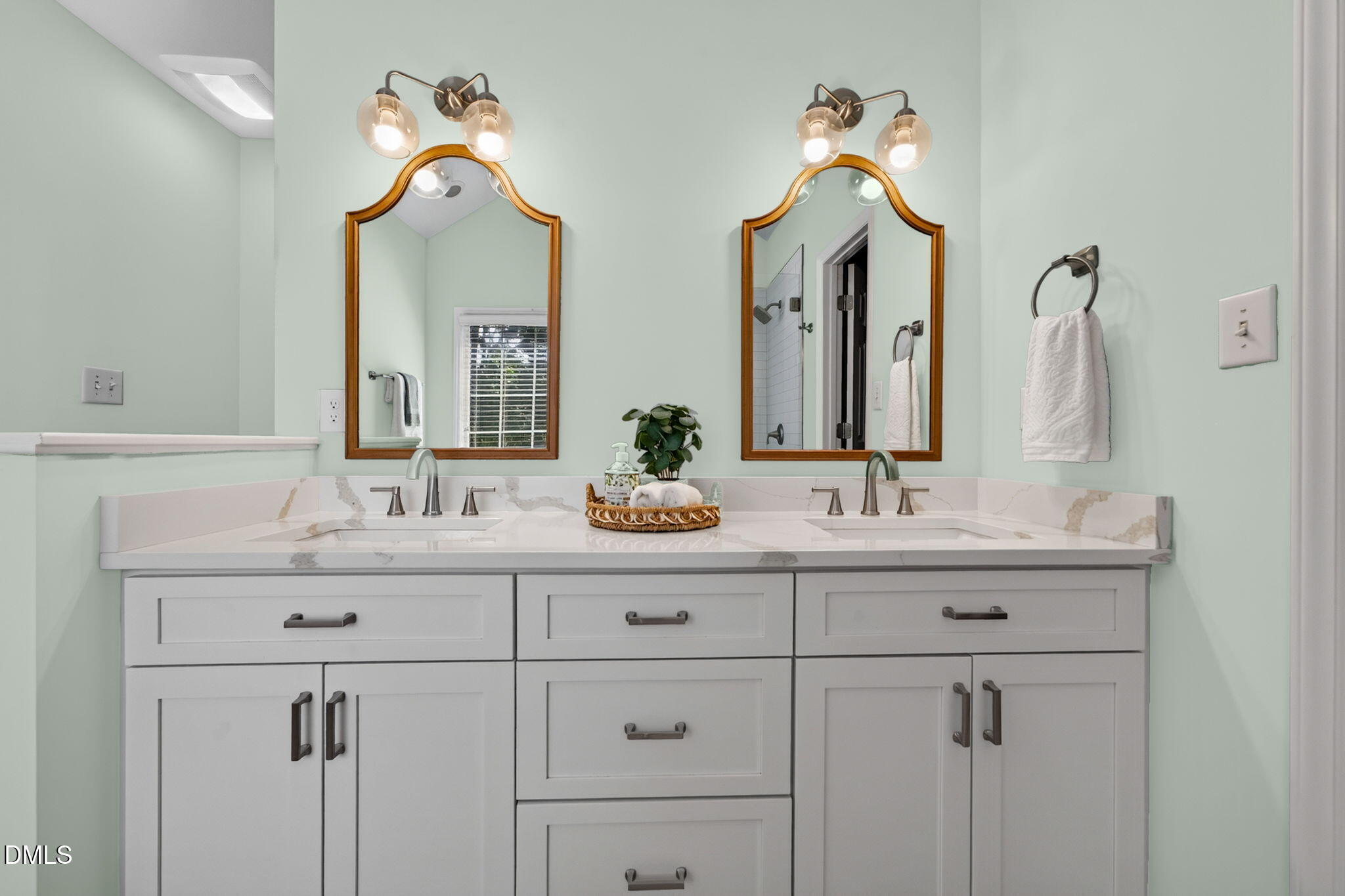 2411 Fordcrest Dr - Apex, NC (Waterford Green)