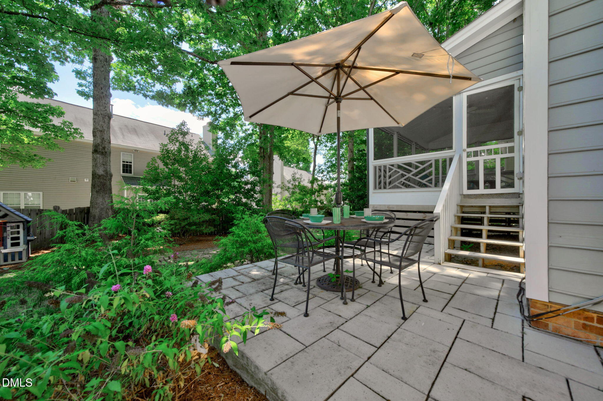 2411 Fordcrest Dr - Apex, NC (Waterford Green)