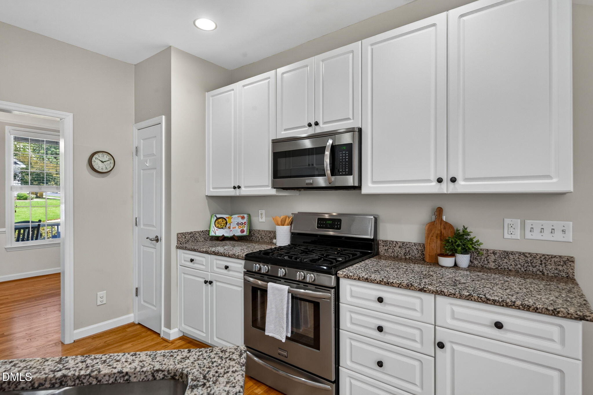 2411 Fordcrest Dr - Apex, NC (Waterford Green)