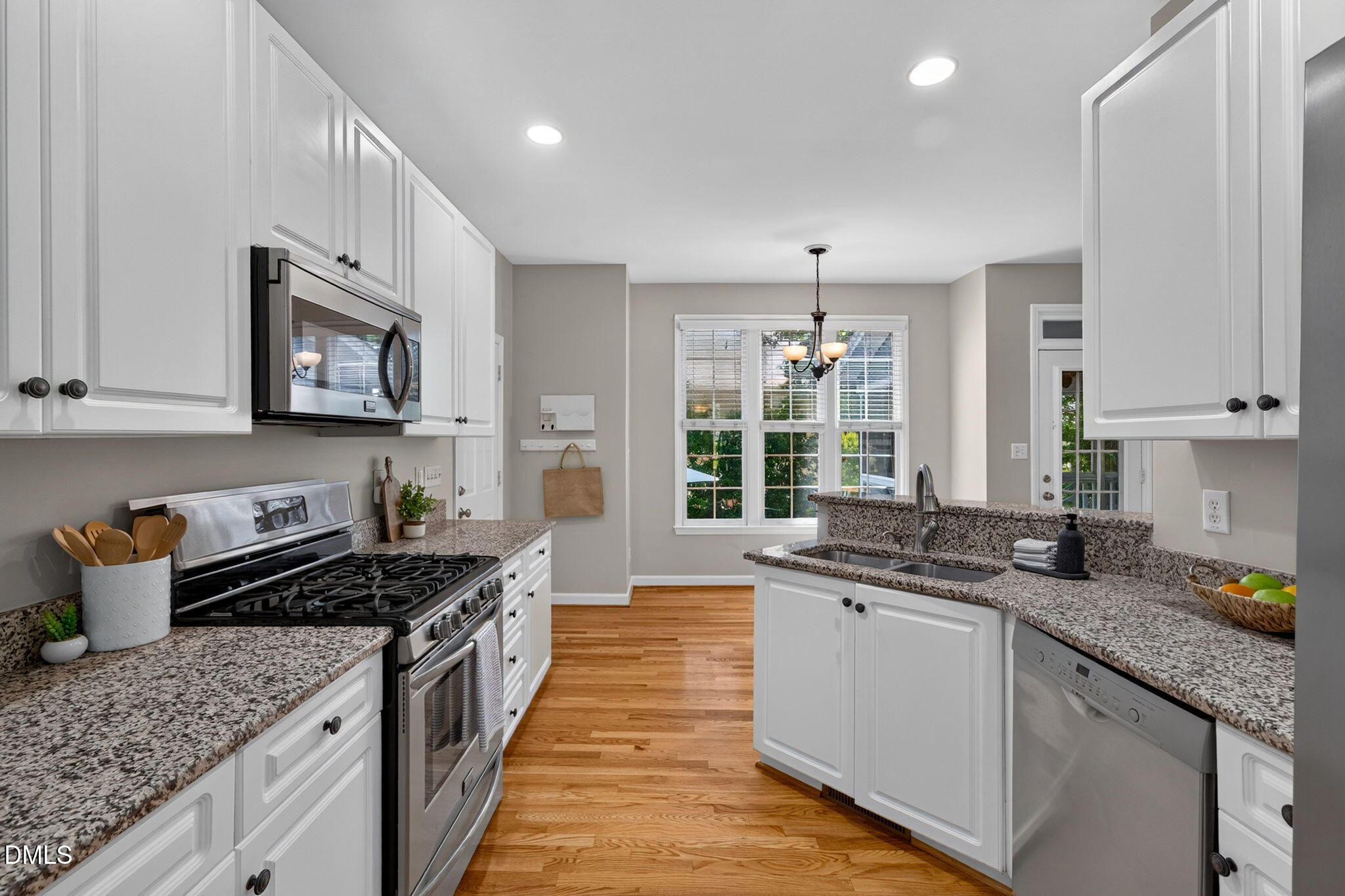 2411 Fordcrest Dr - Apex, NC (Waterford Green)