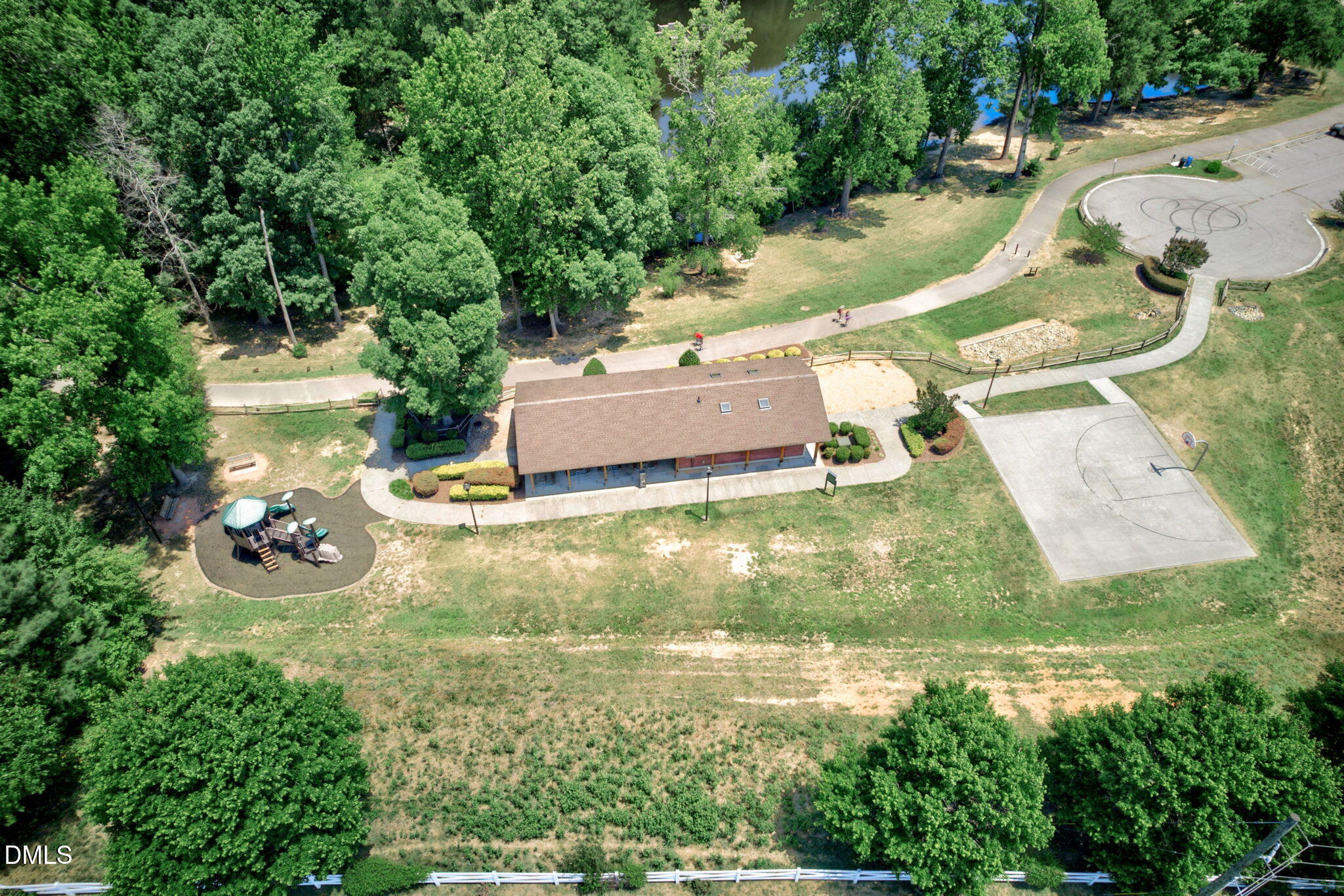 2411 Fordcrest Dr - Apex, NC (Waterford Green)