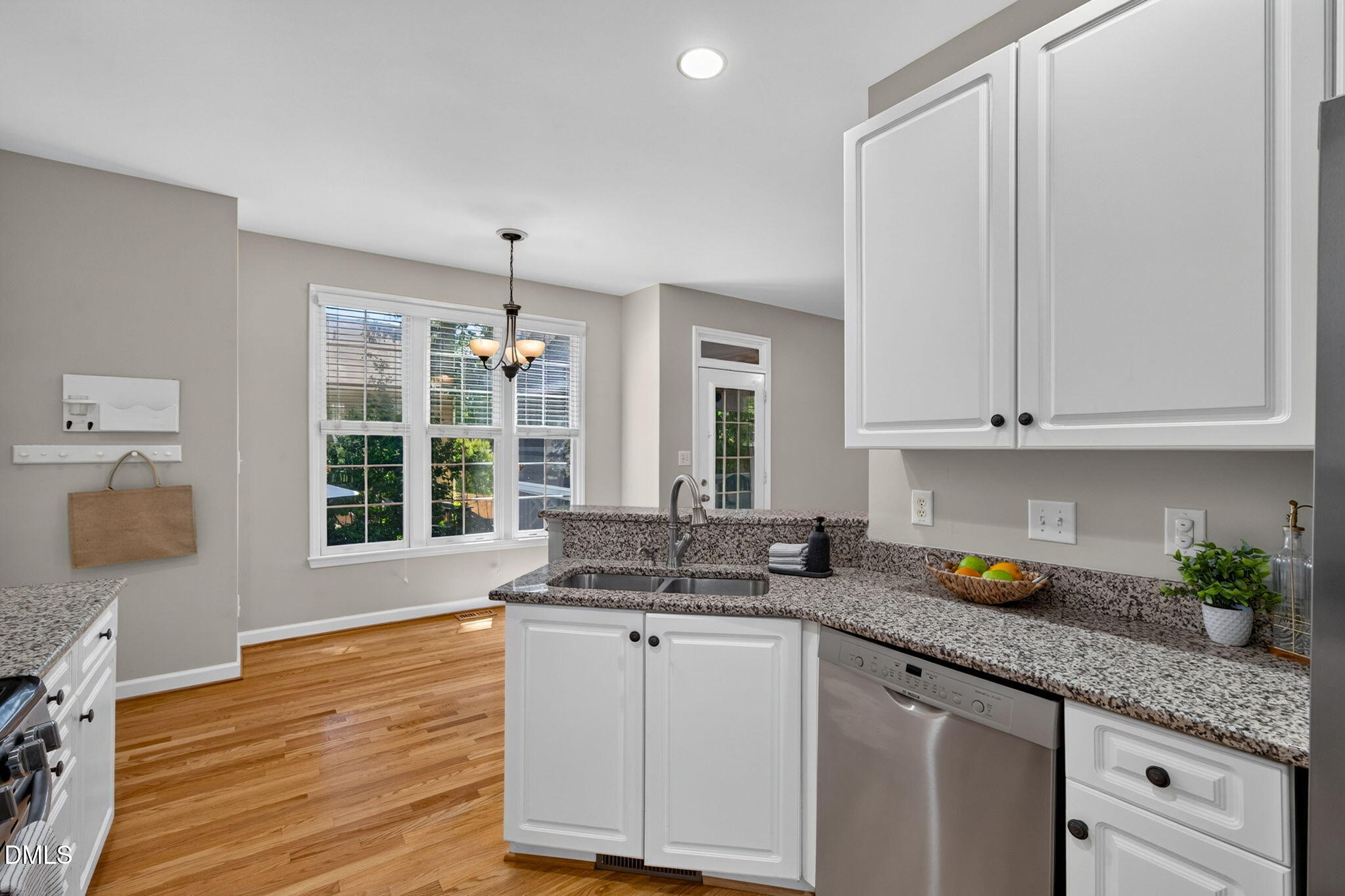 2411 Fordcrest Dr - Apex, NC (Waterford Green)