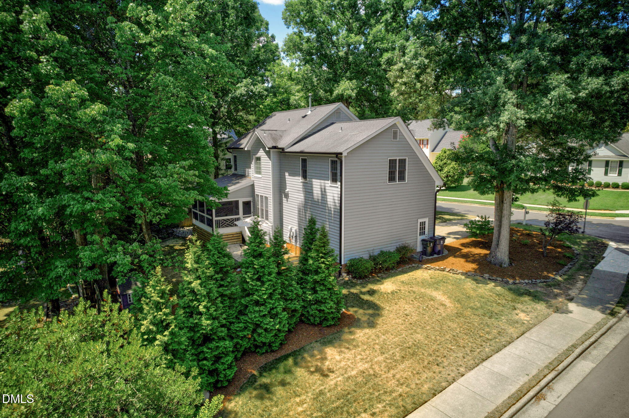 2411 Fordcrest Dr - Apex, NC (Waterford Green)