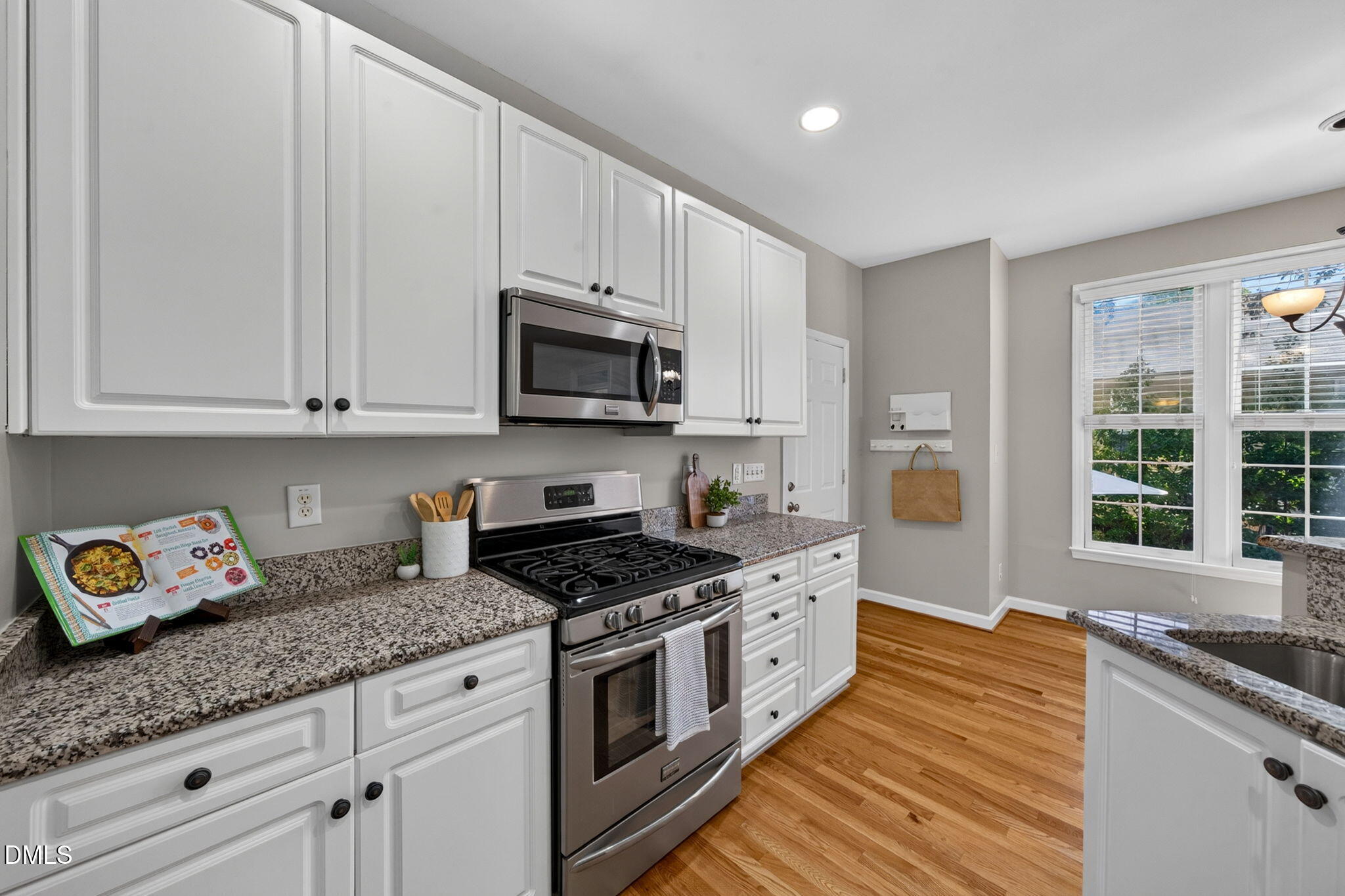 2411 Fordcrest Dr - Apex, NC (Waterford Green)