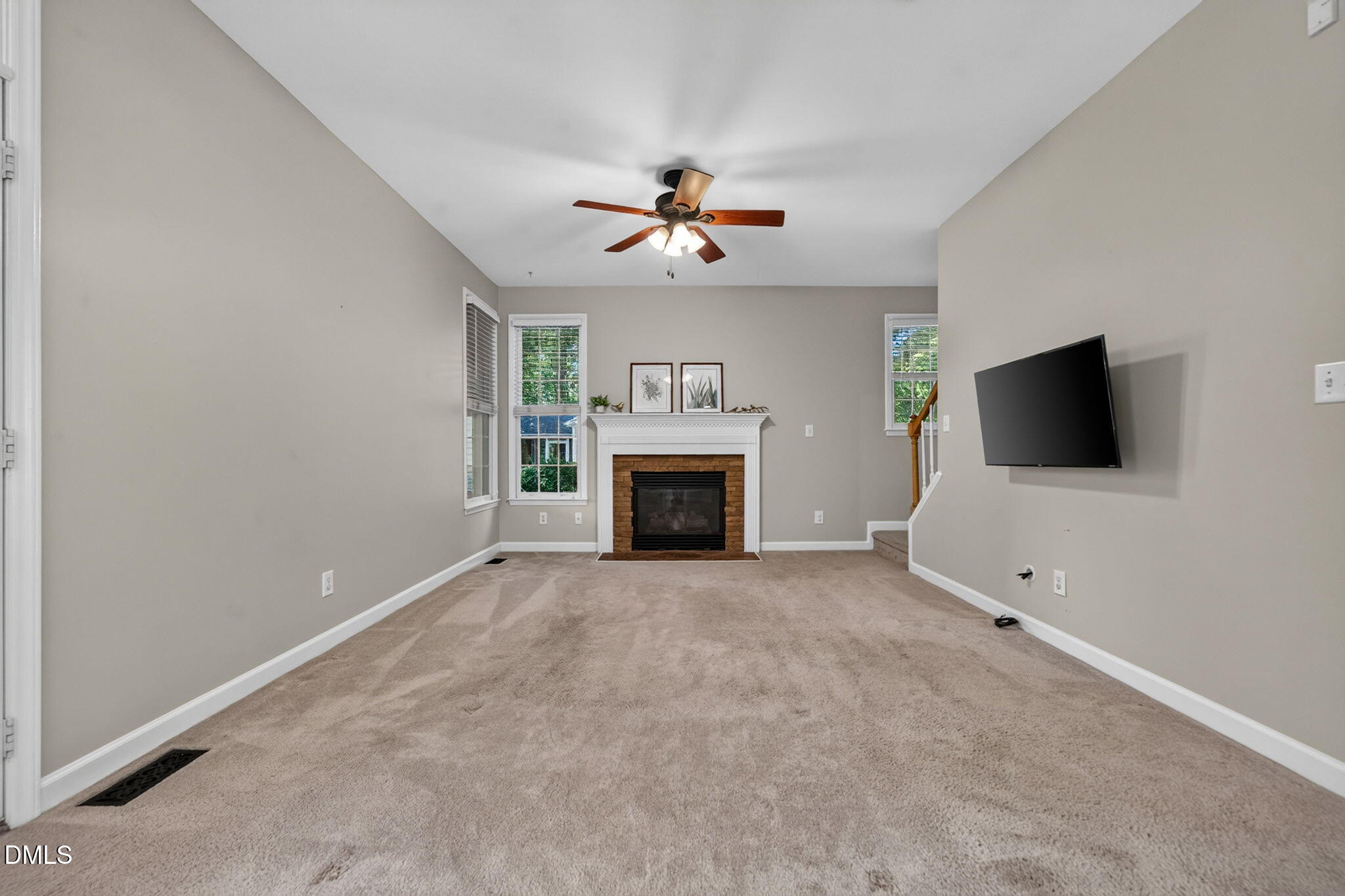 2411 Fordcrest Dr - Apex, NC (Waterford Green)