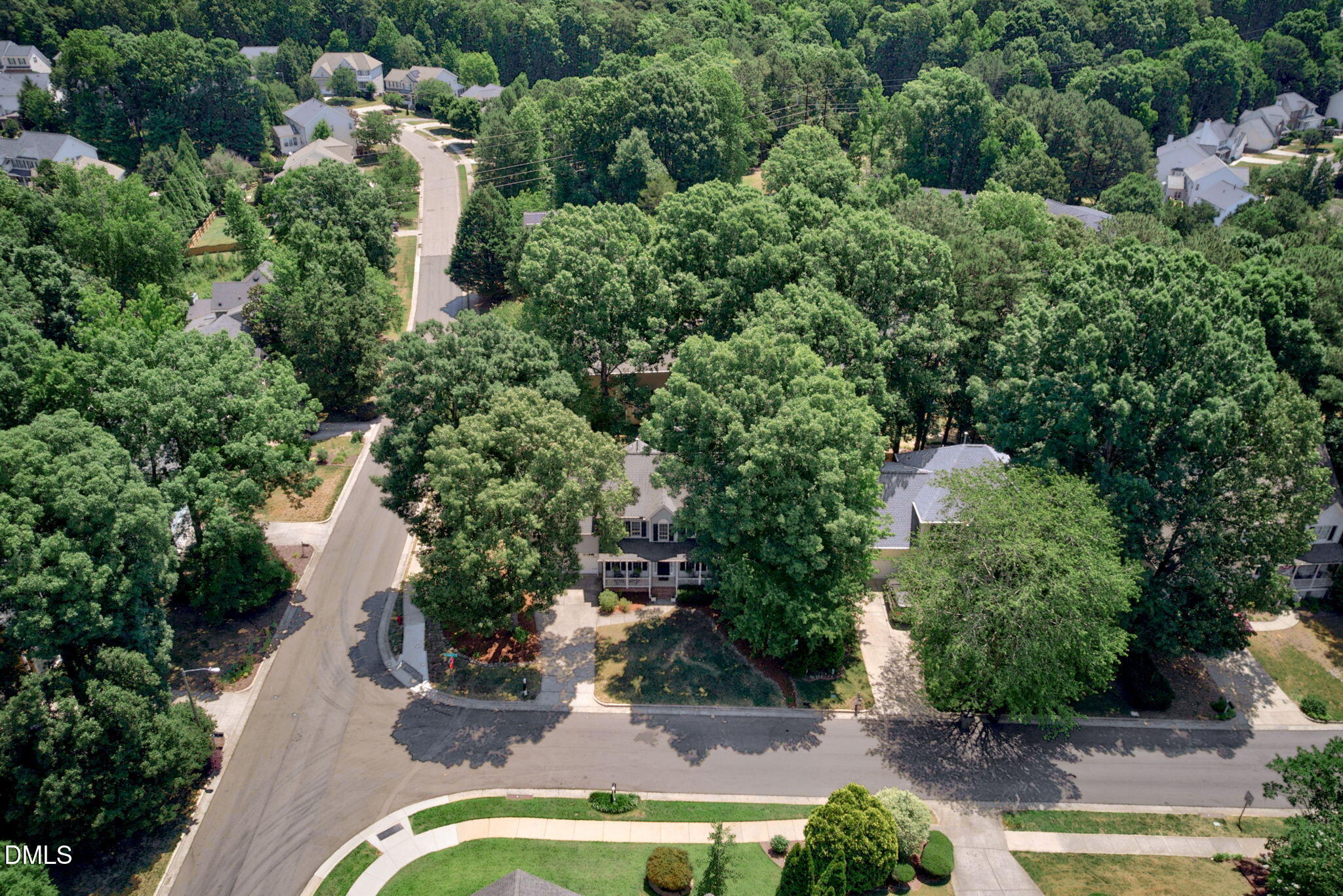 2411 Fordcrest Dr - Apex, NC (Waterford Green)