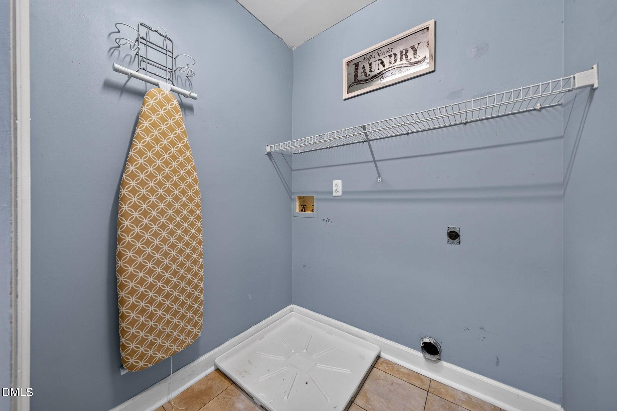 2411 Fordcrest Dr - Apex, NC (Waterford Green)