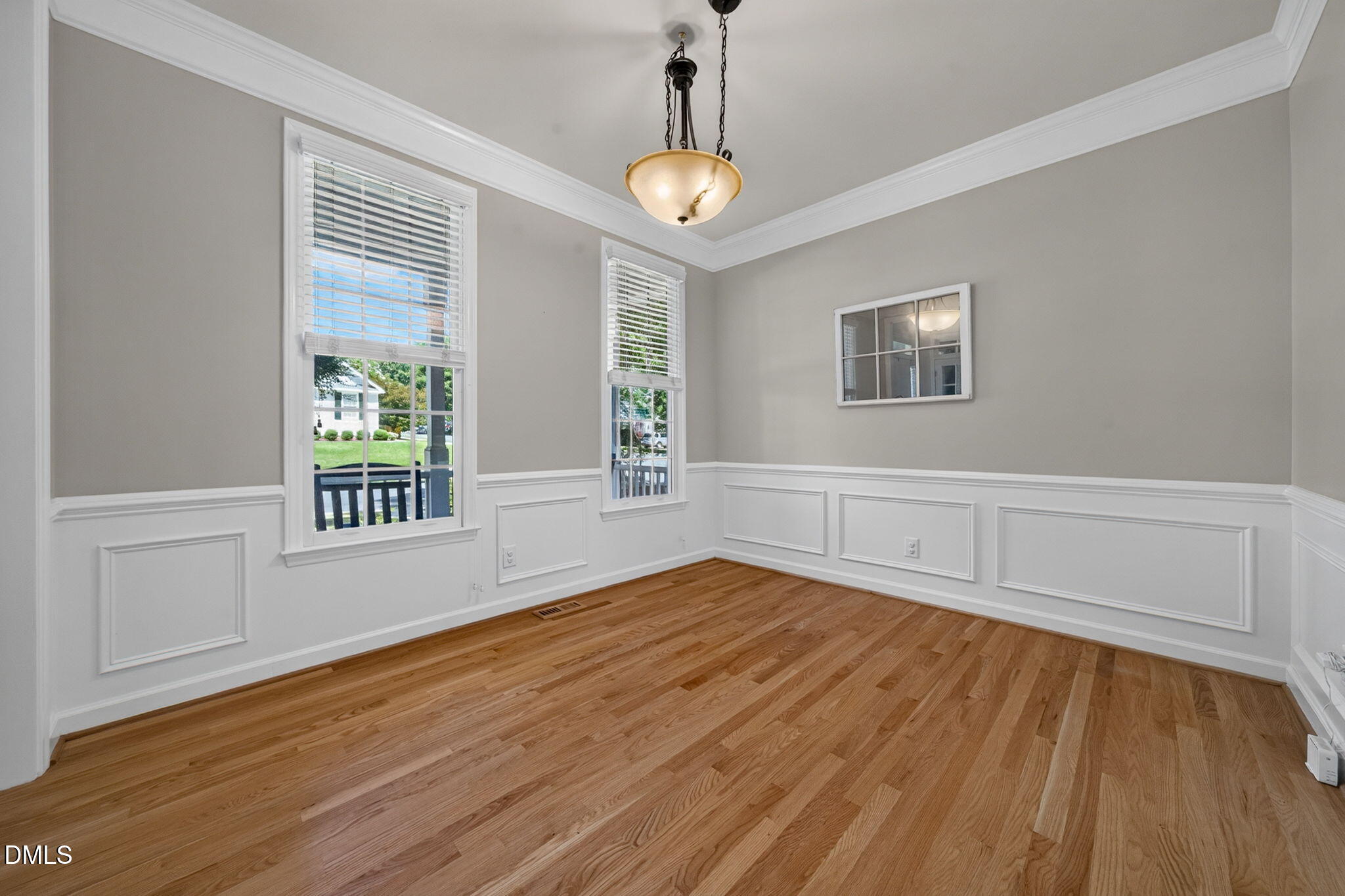 2411 Fordcrest Dr - Apex, NC (Waterford Green)